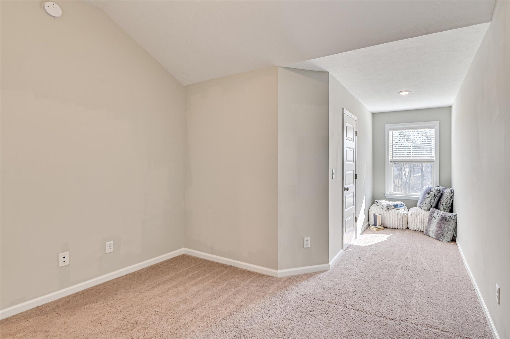 1067 Linsmore Avenue Property Photo 20