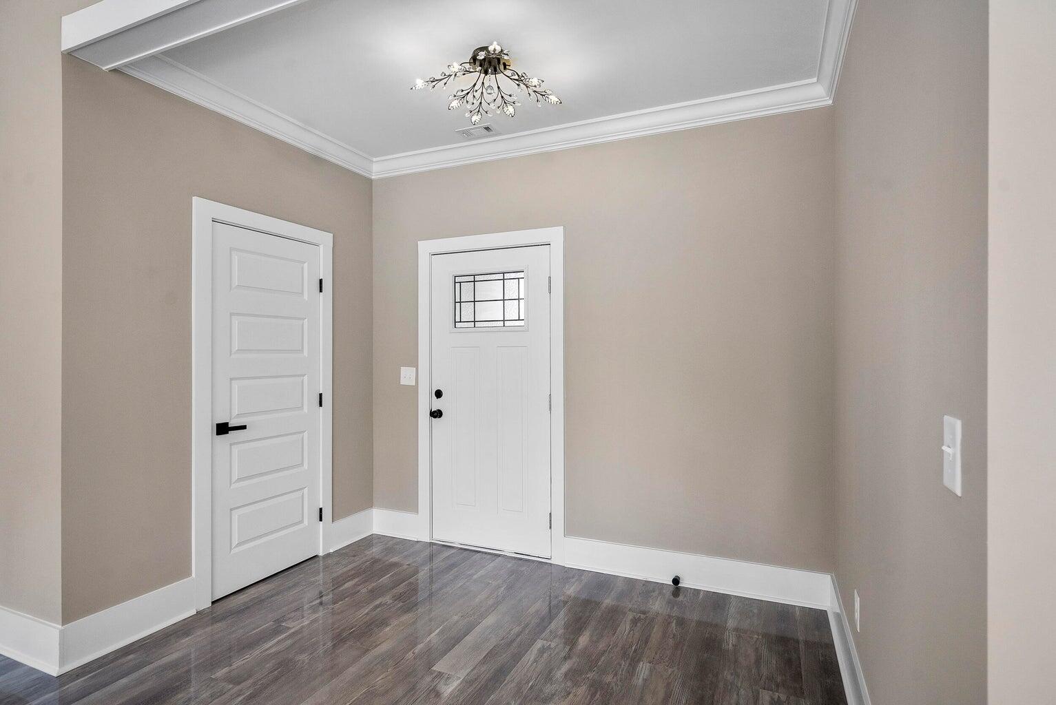 126 English Oak Lane Property Photo 4