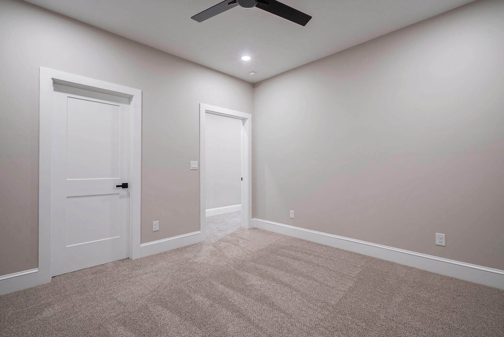 112 Elliott Circle Property Photo 44
