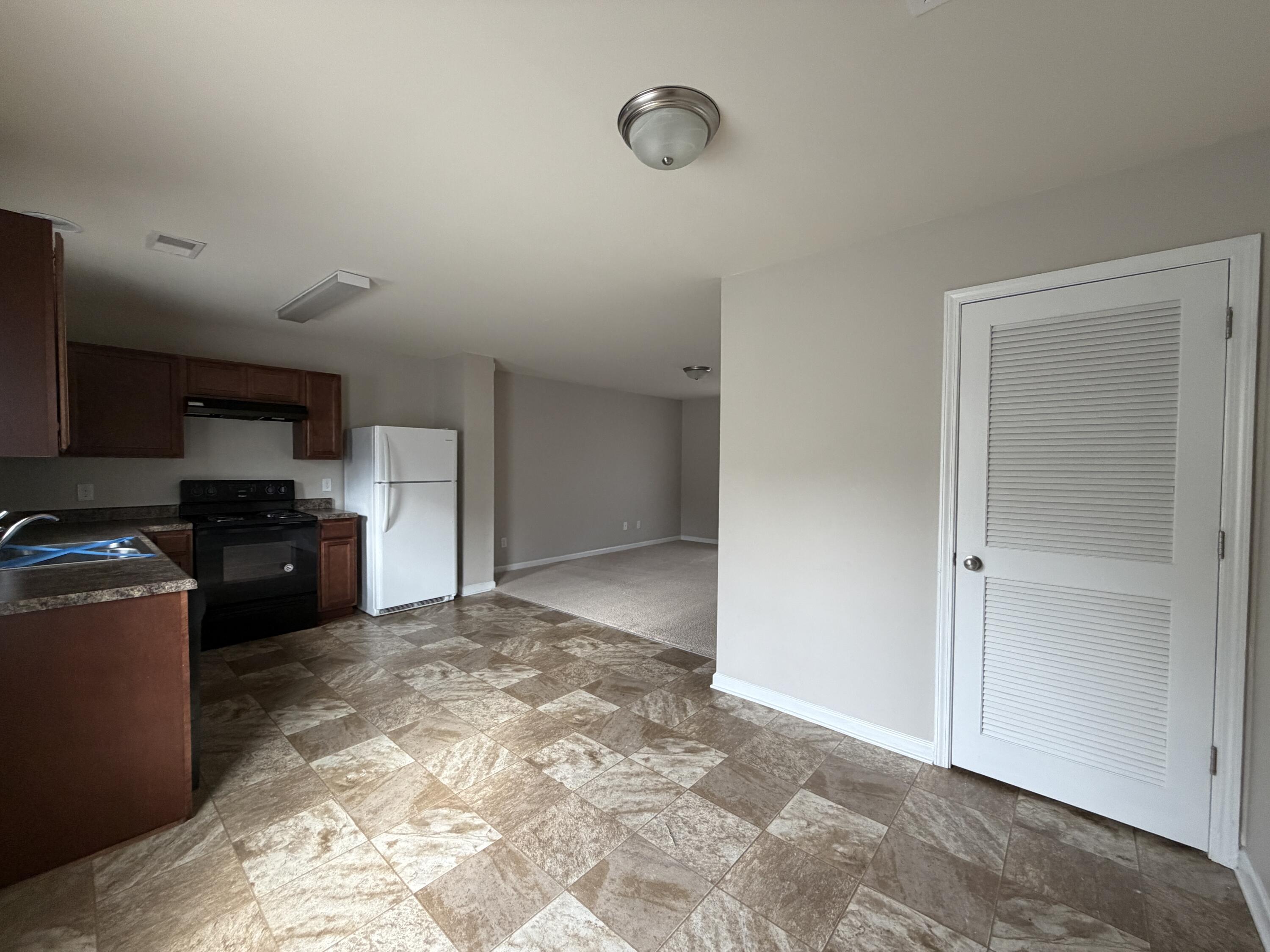 4010 Rambling Way Property Photo 7