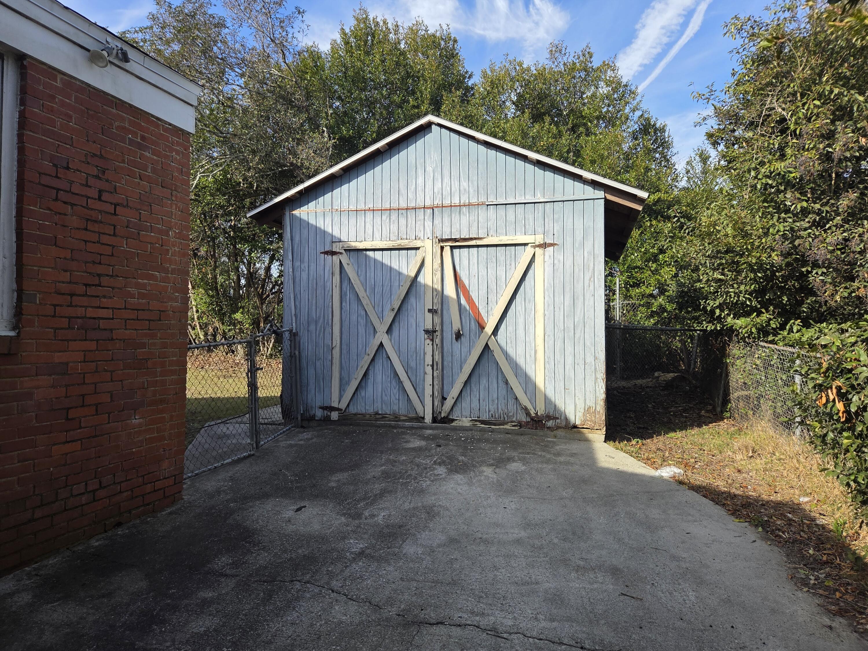 717 Tucker Avenue Property Photo 3