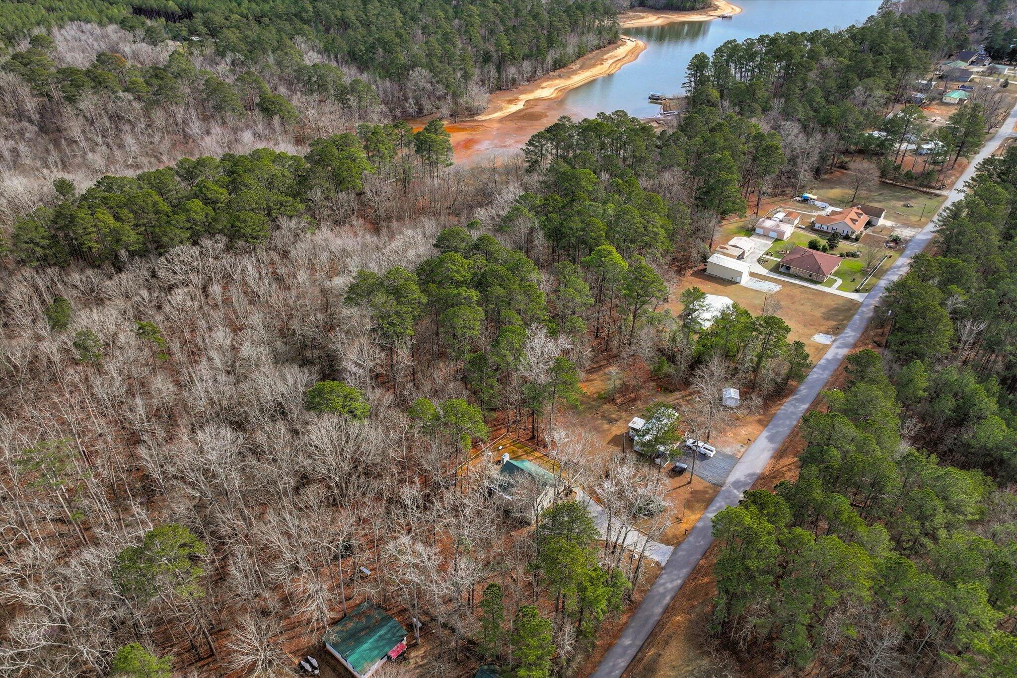 1442 Shore Line Drive Property Photo 9