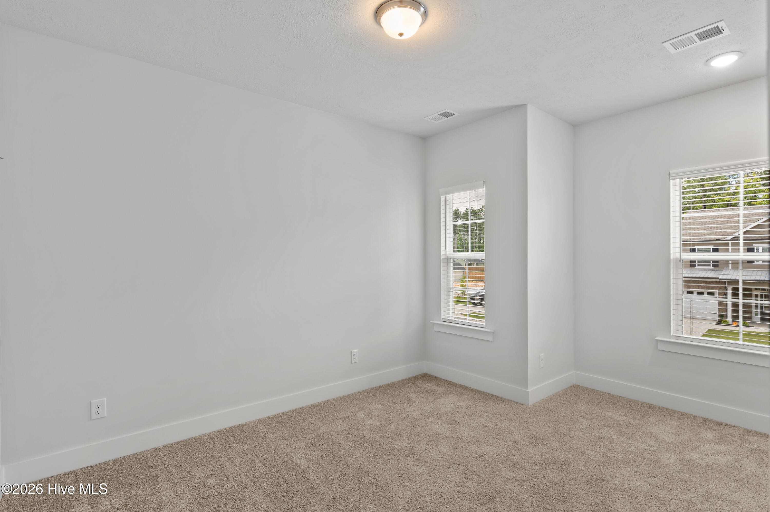 687 Ronaldsay Road Property Photo 39