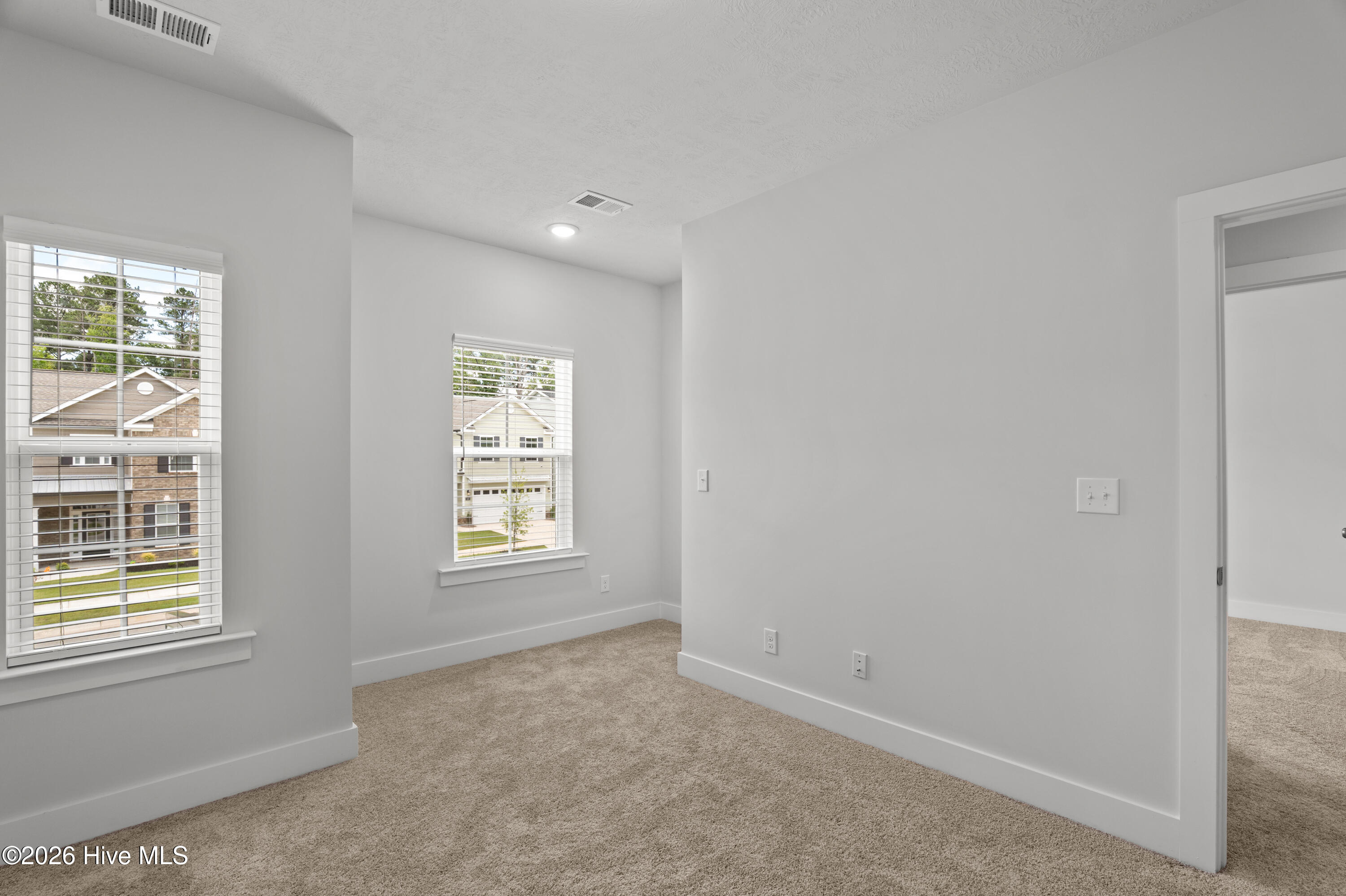 687 Ronaldsay Road Property Photo 40