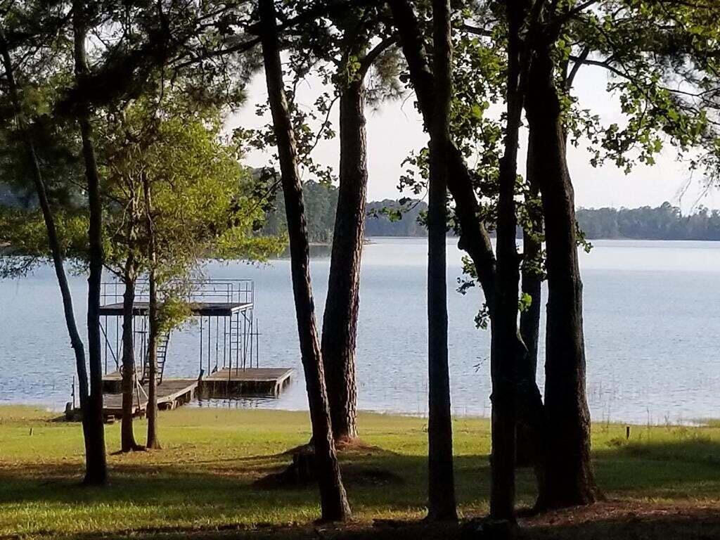 1647a White Oak Road Property Photo 2