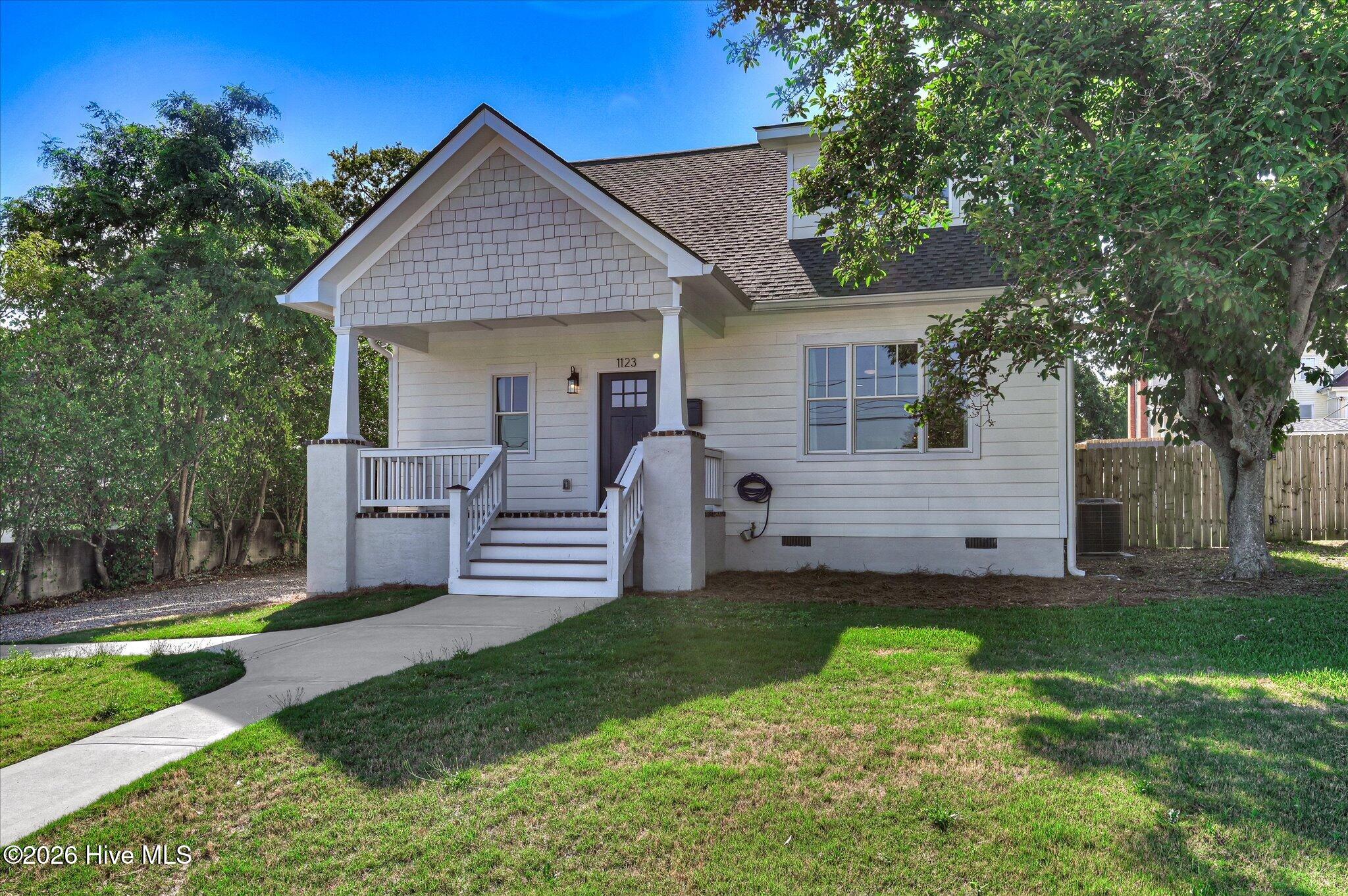 1123 Cobb Street Property Photo 4