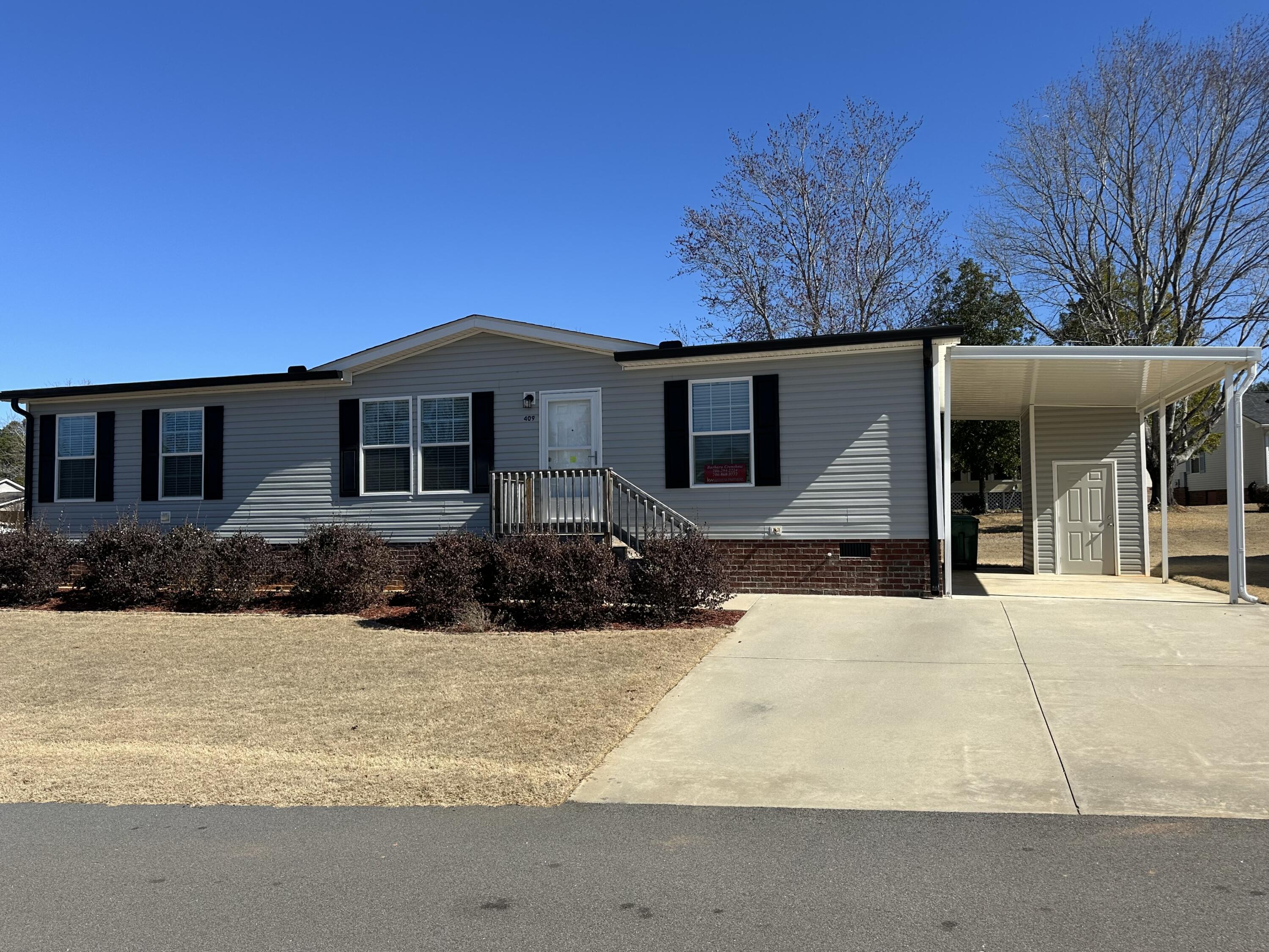 409 Constitution Avenue Property Photo 3