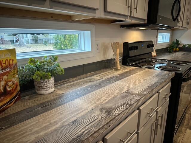 409 Constitution Avenue Property Photo 8