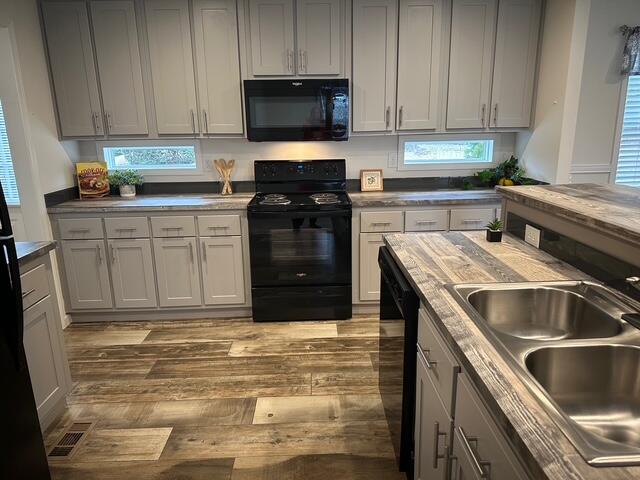 409 Constitution Avenue Property Photo 10