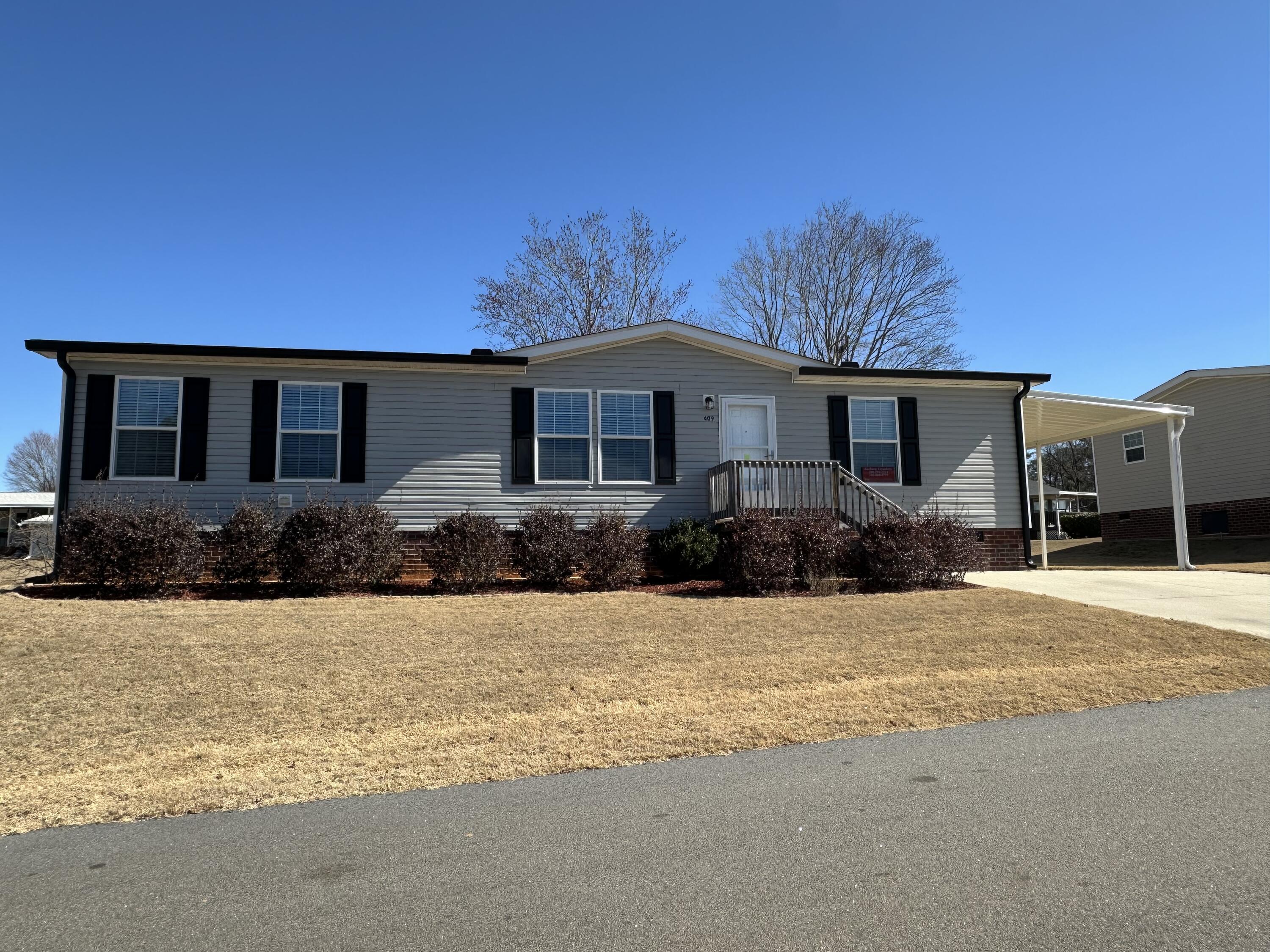 409 Constitution Avenue Property Photo 37