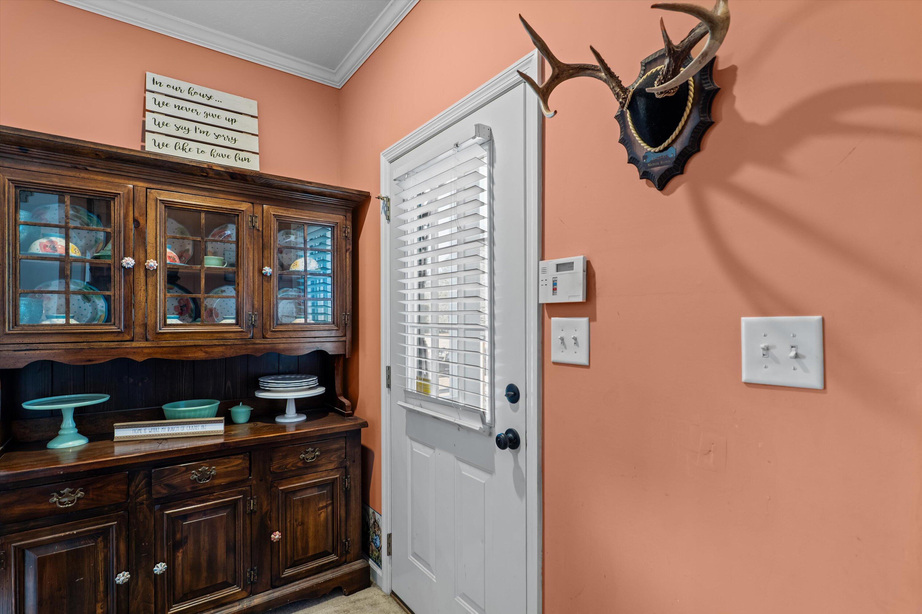 5660 White Oak Road Property Photo 4