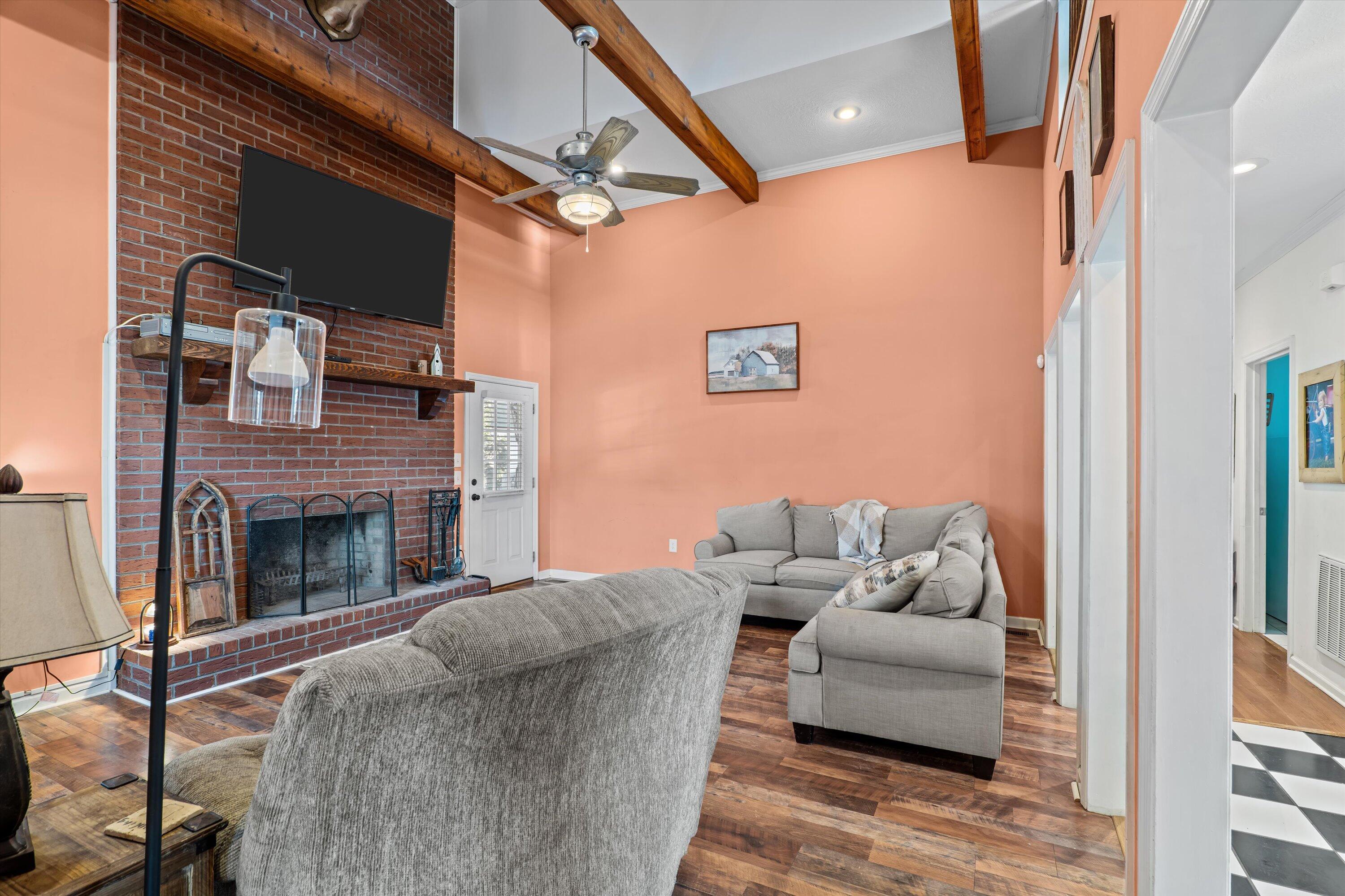 5660 White Oak Road Property Photo 9