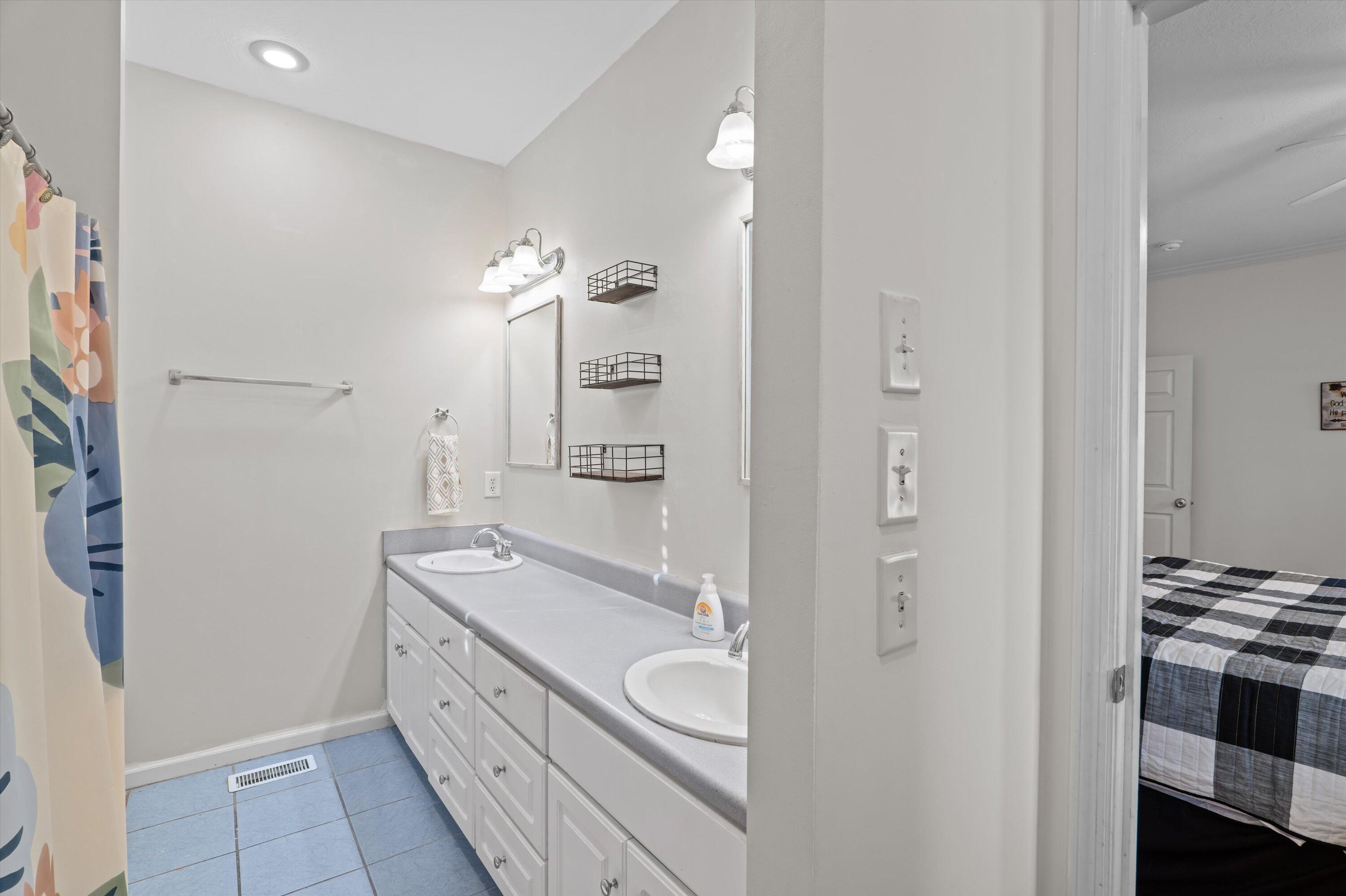 5660 White Oak Road Property Photo 23