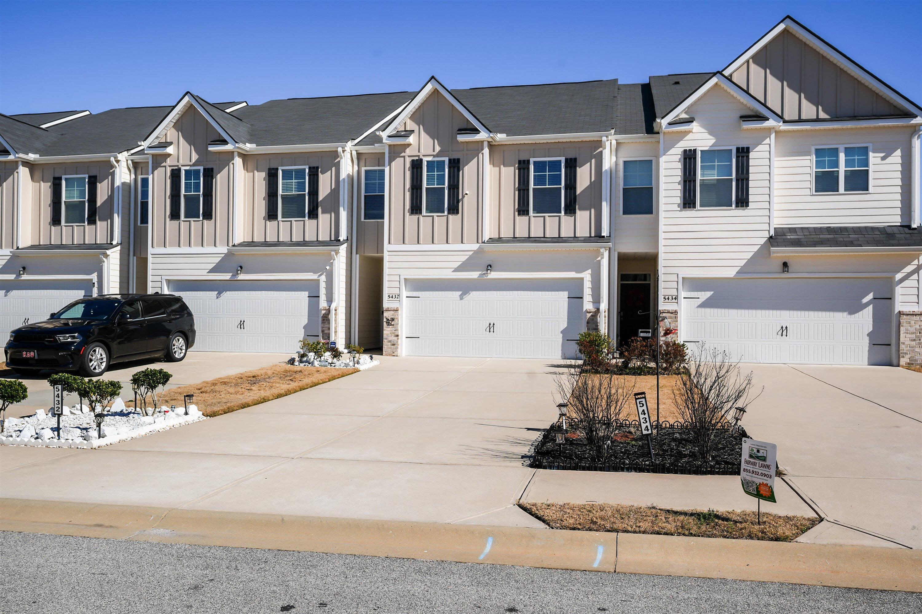 5432 Thrasher Lane Property Photo 2