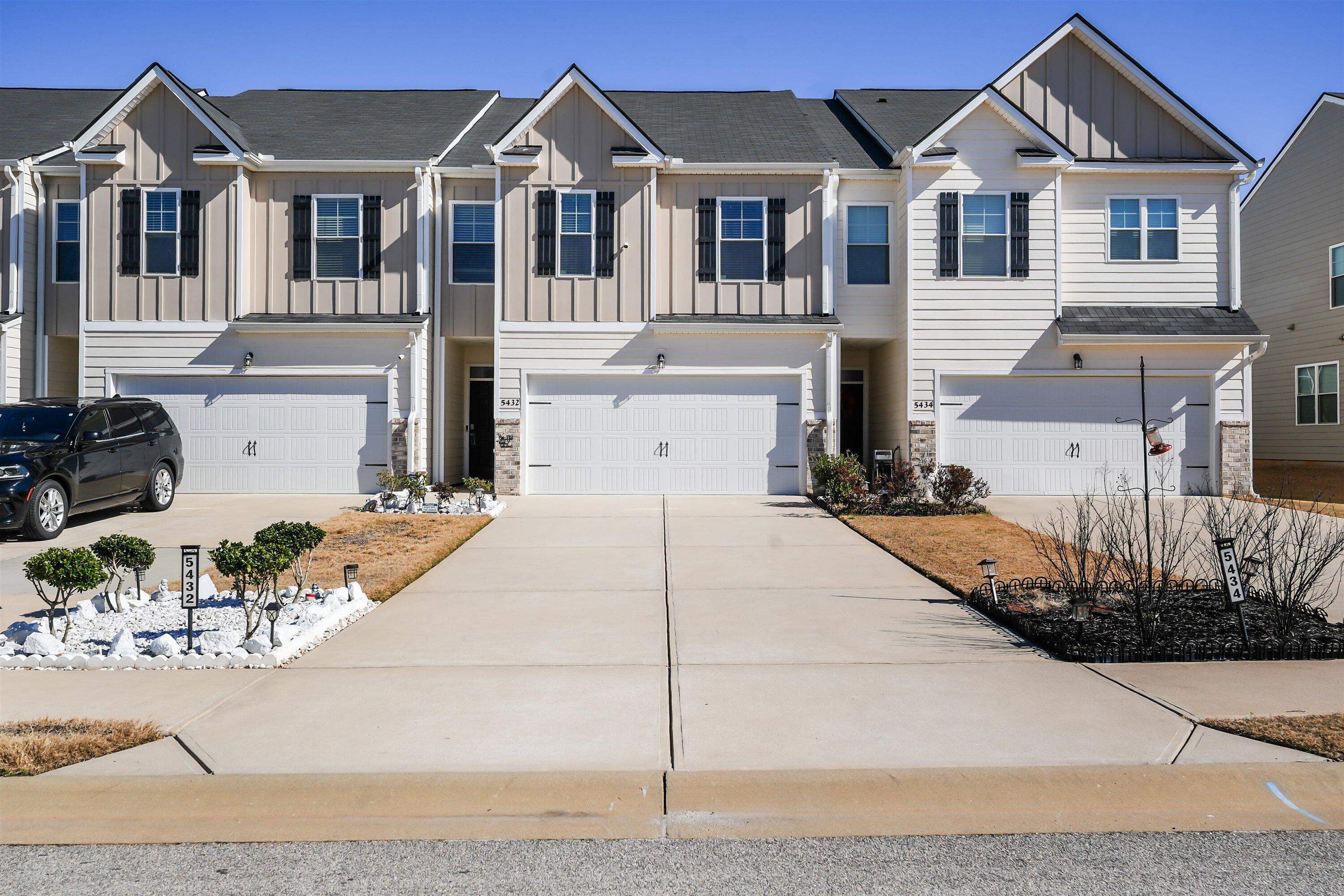 5432 Thrasher Lane Property Photo 3
