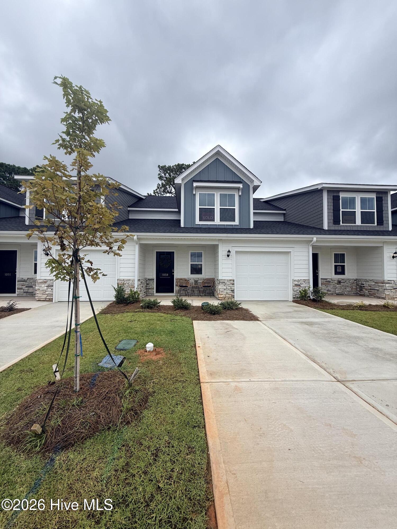 1059 Tabor Place Property Photo 4