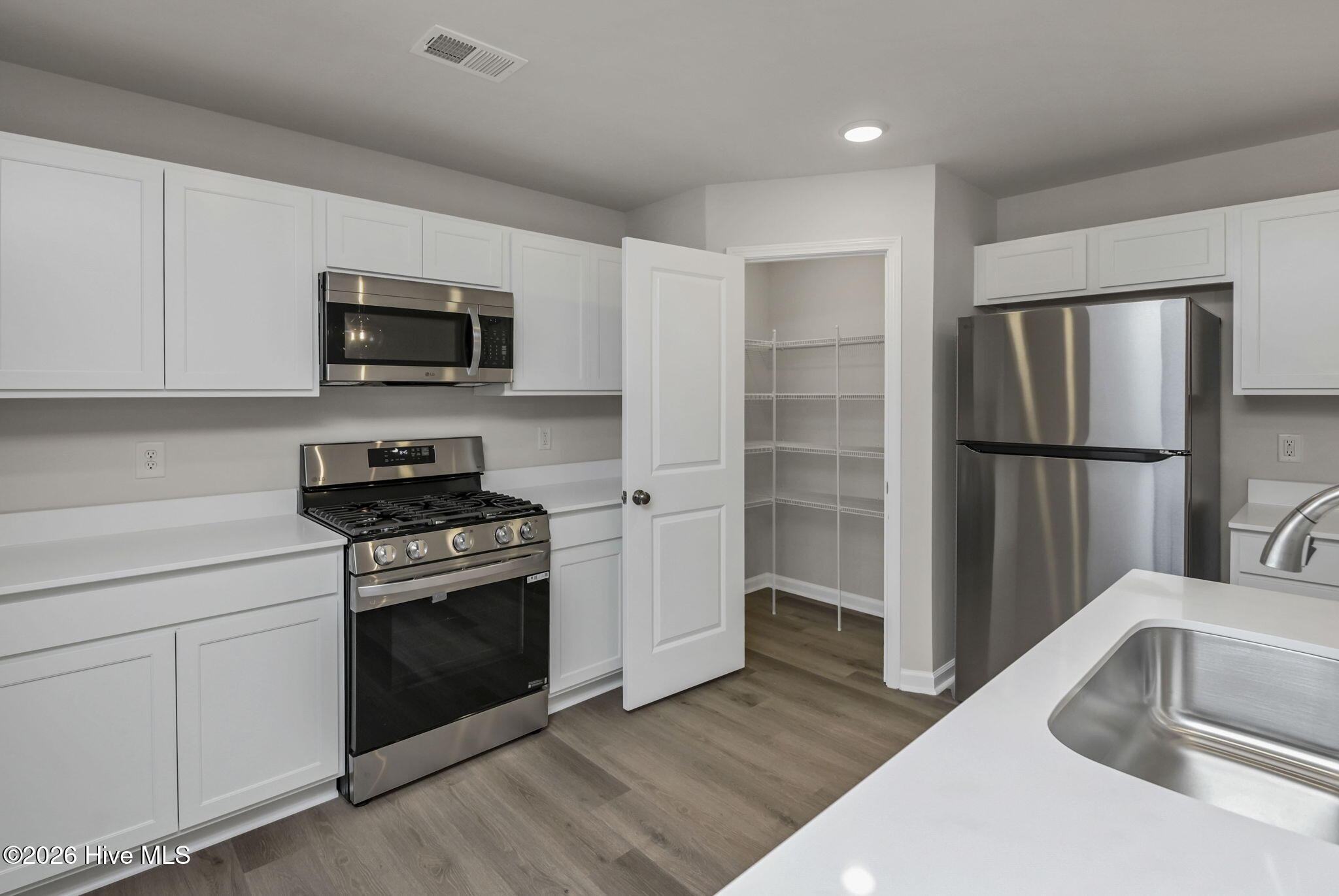 1051 Tabor Place Property Photo 41