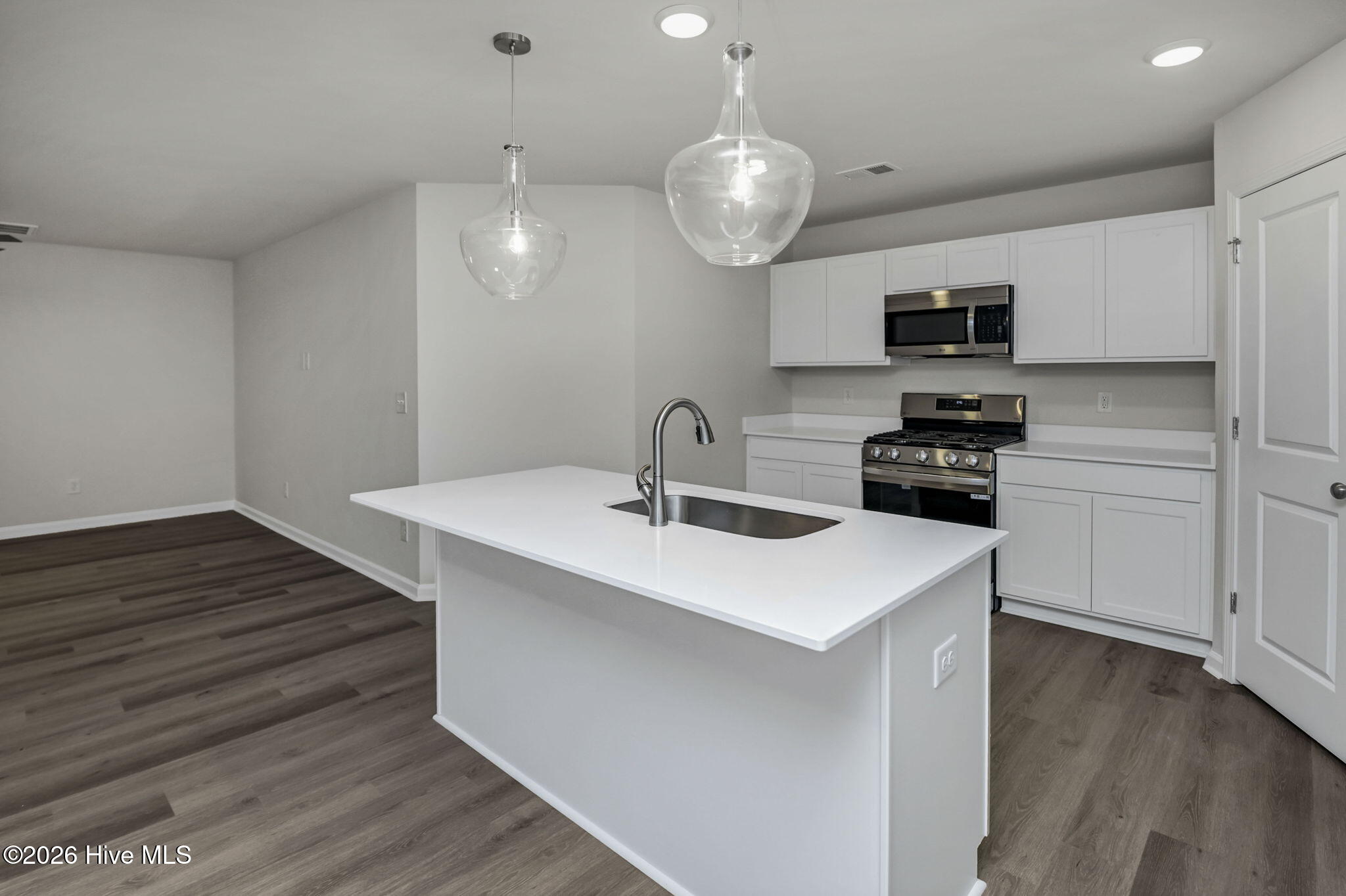 1051 Tabor Place Property Photo 42