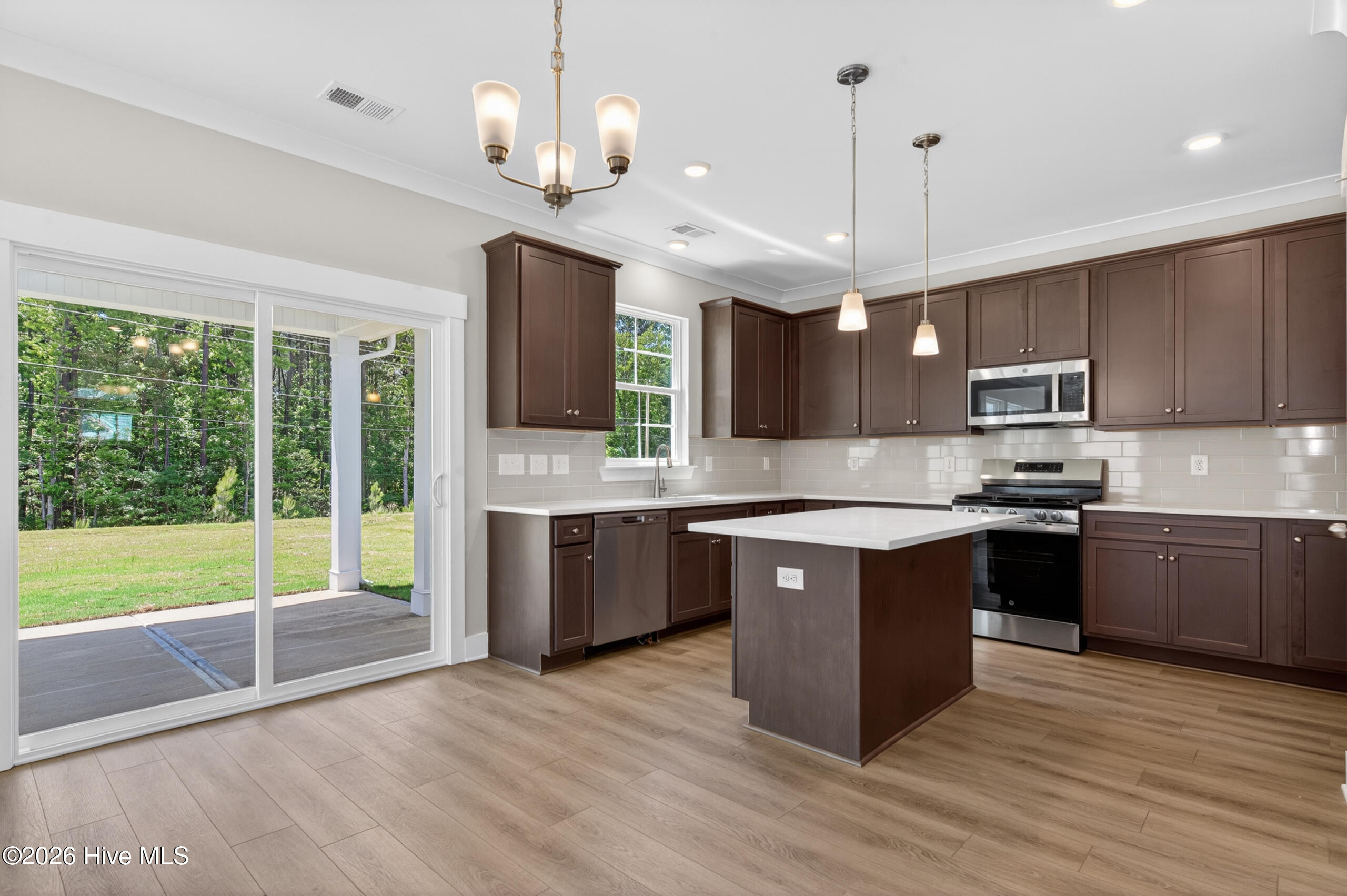 660 Pherson Street Property Photo 4