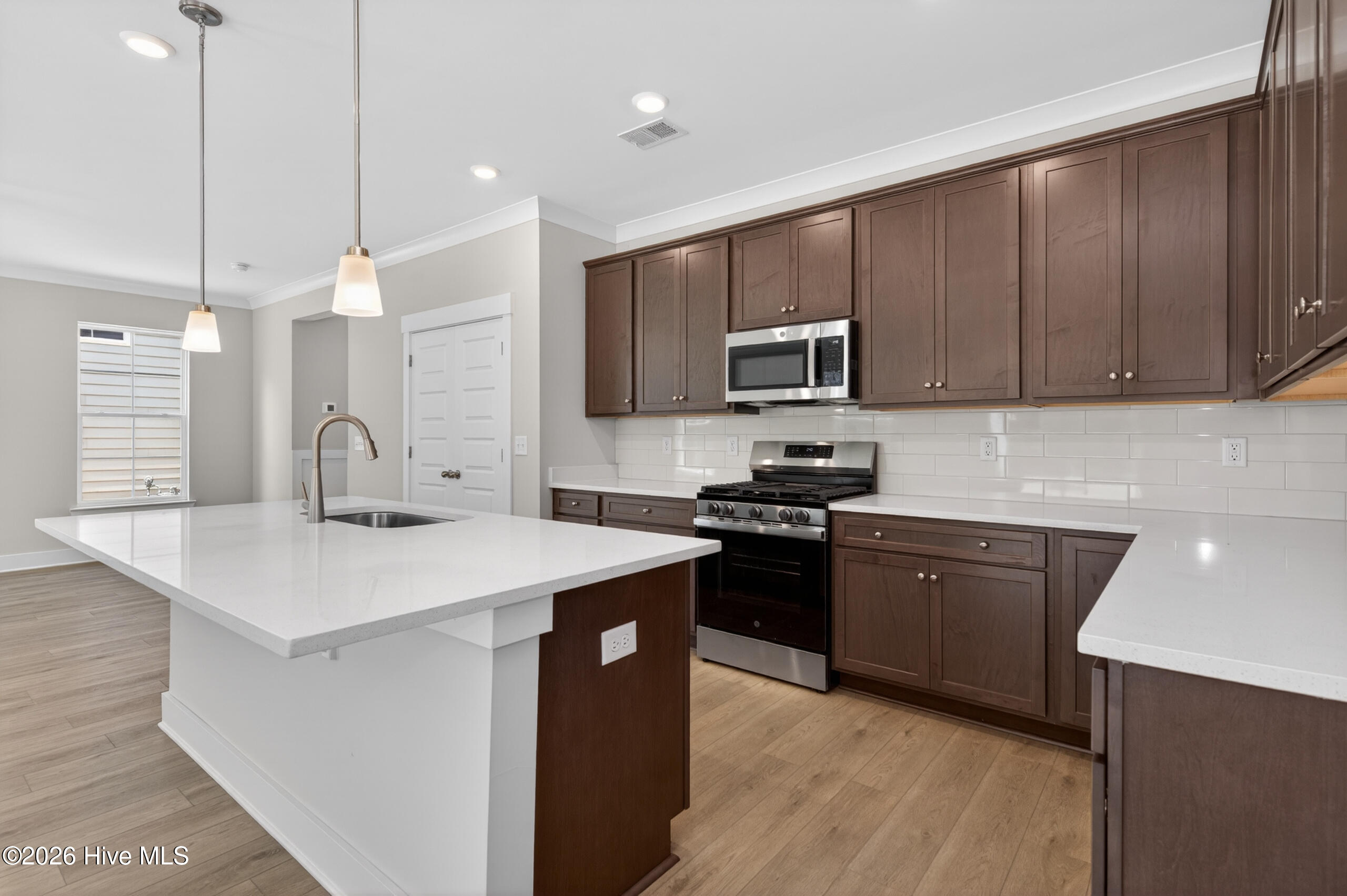 646 Pherson Street Property Photo 6