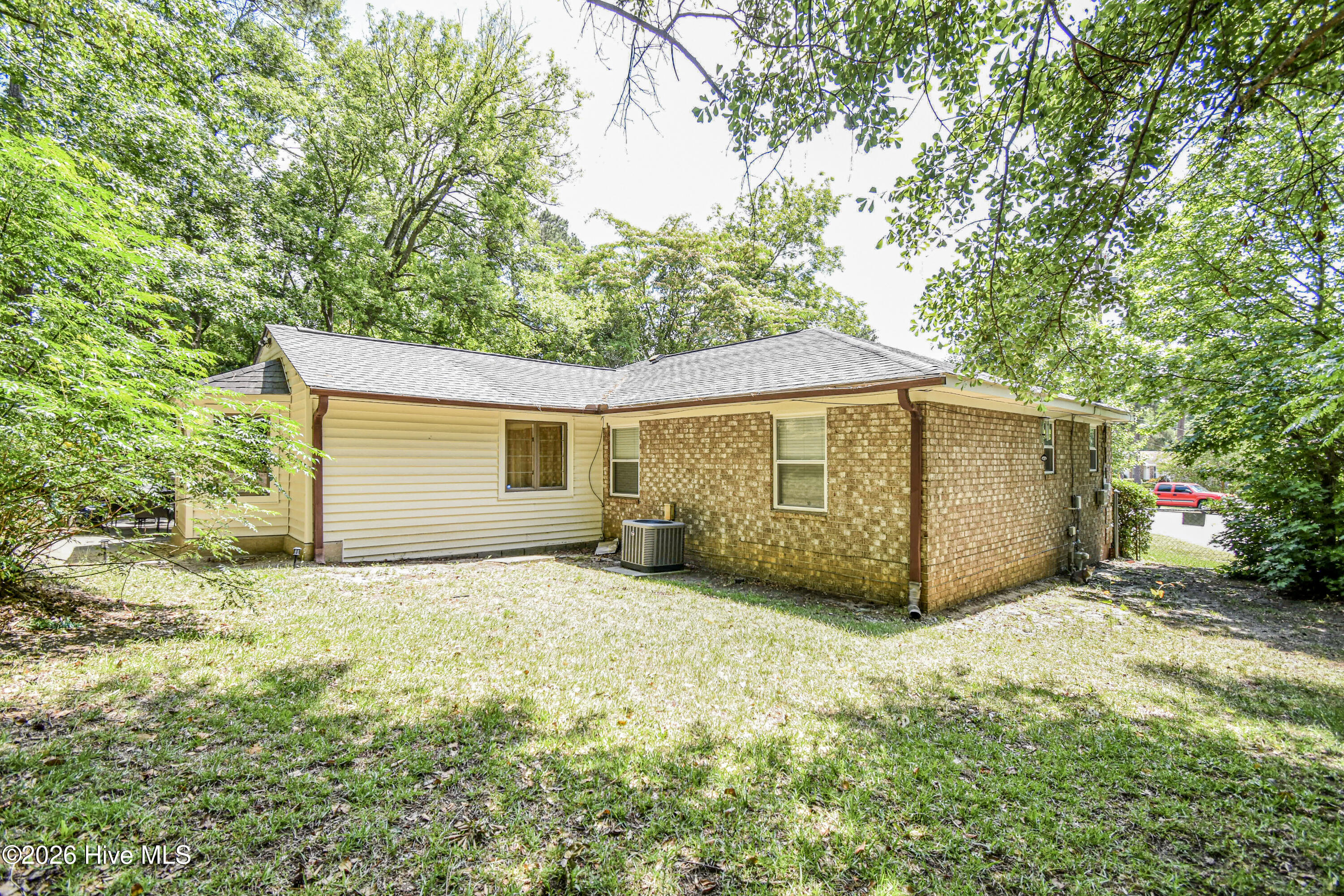 2217 Buckingham Drive Property Photo 15