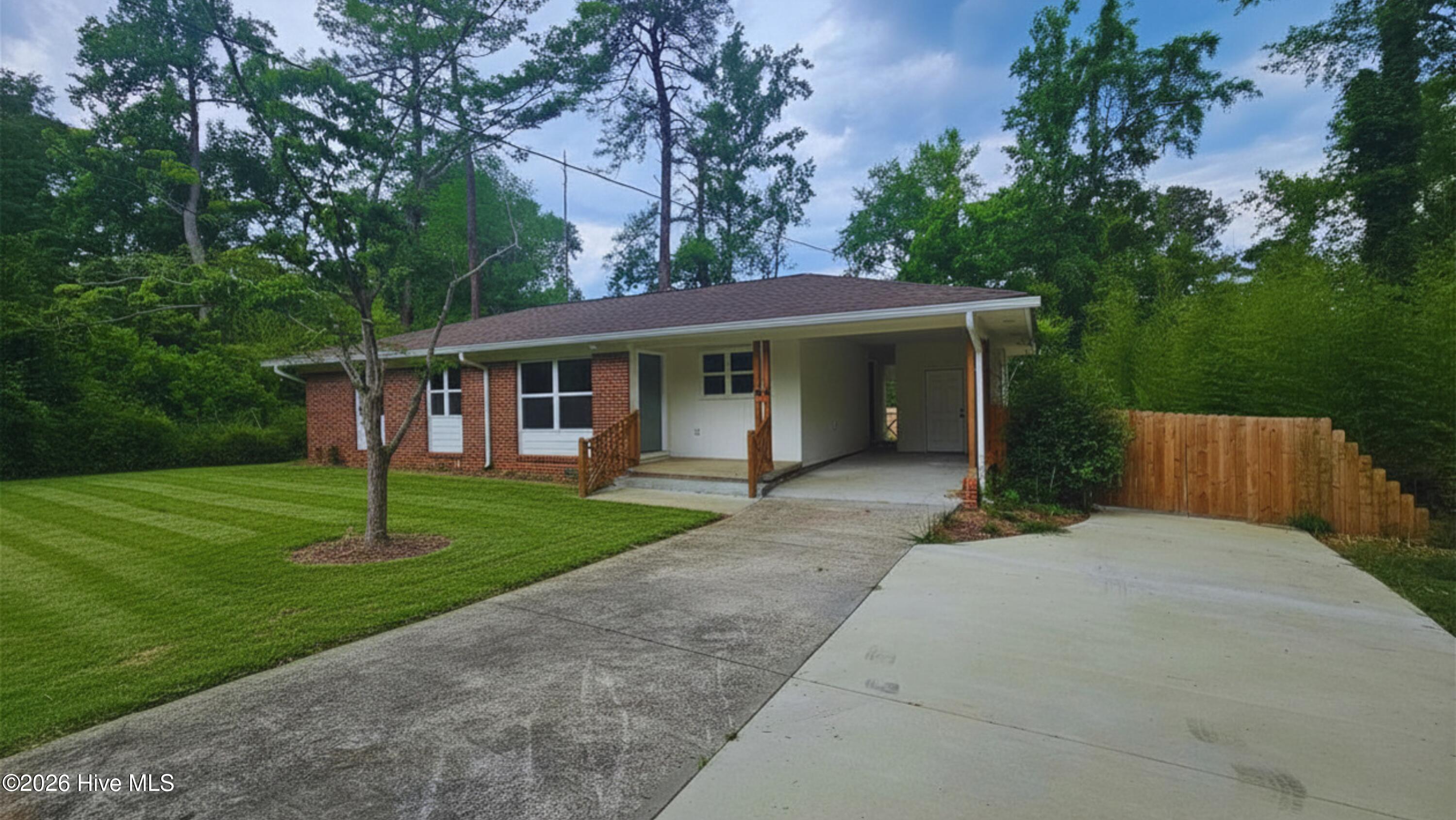 3003 Thomas Lane Property Photo 1