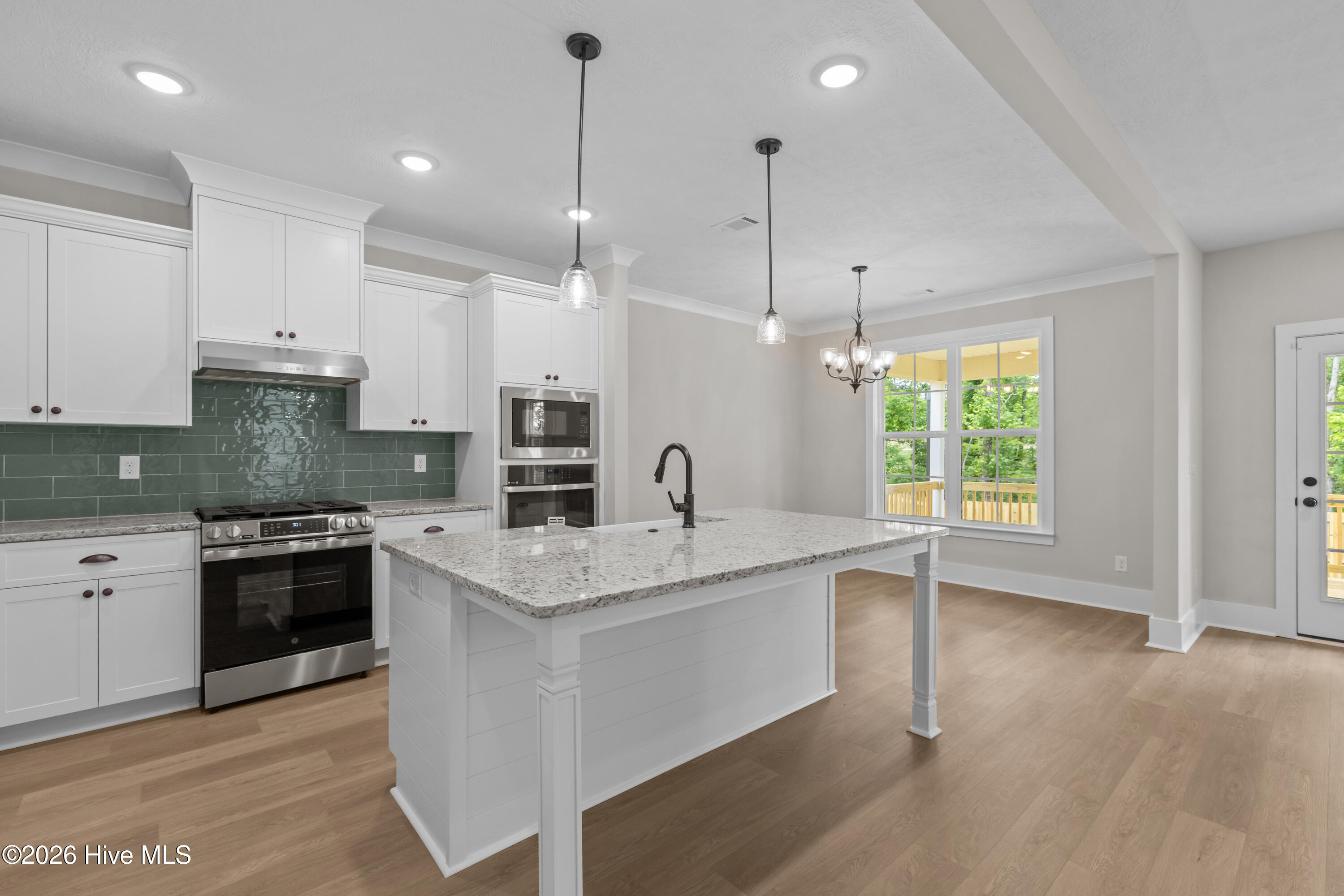 689 Ronaldsay Road Property Photo 4