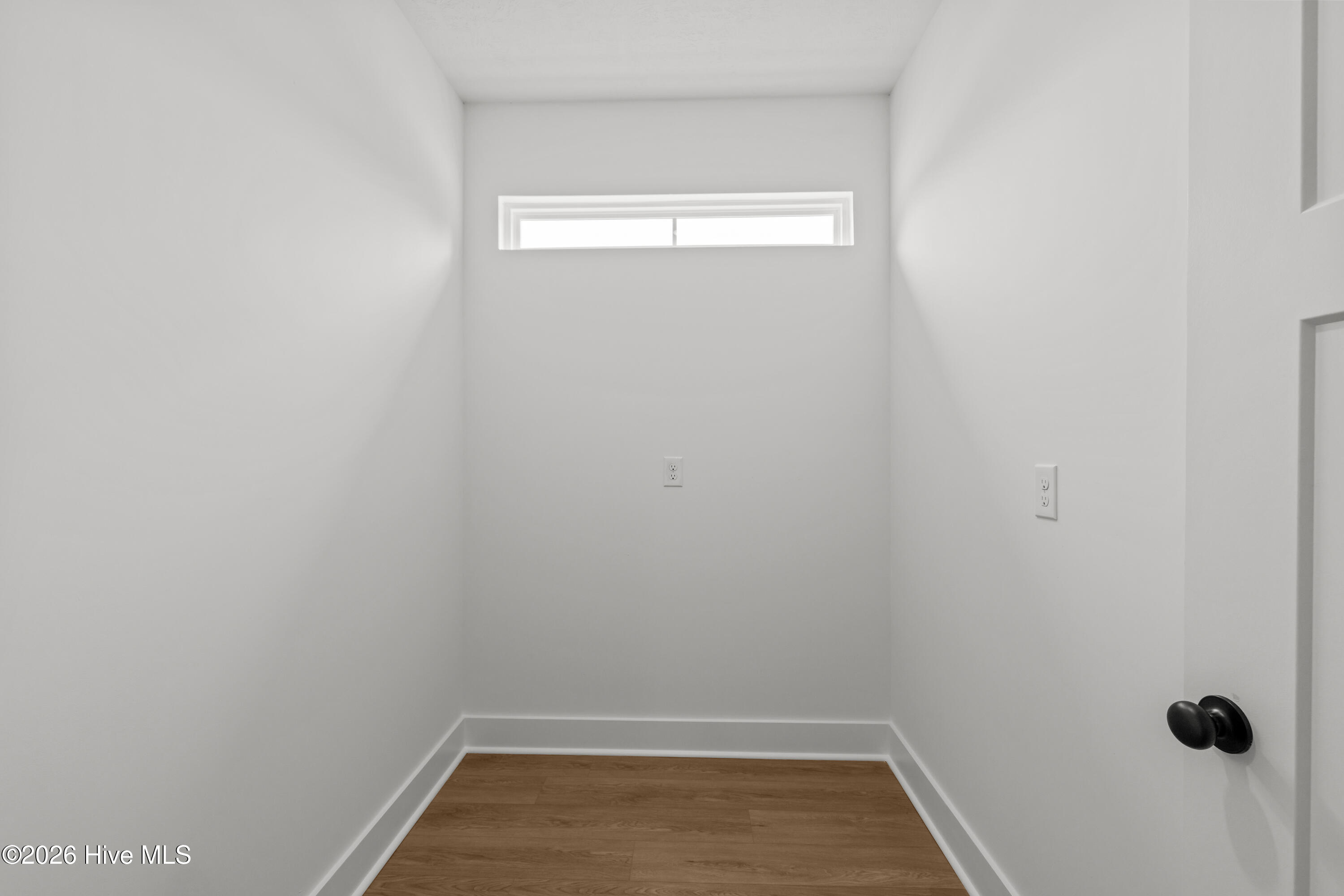 689 Ronaldsay Road Property Photo 9