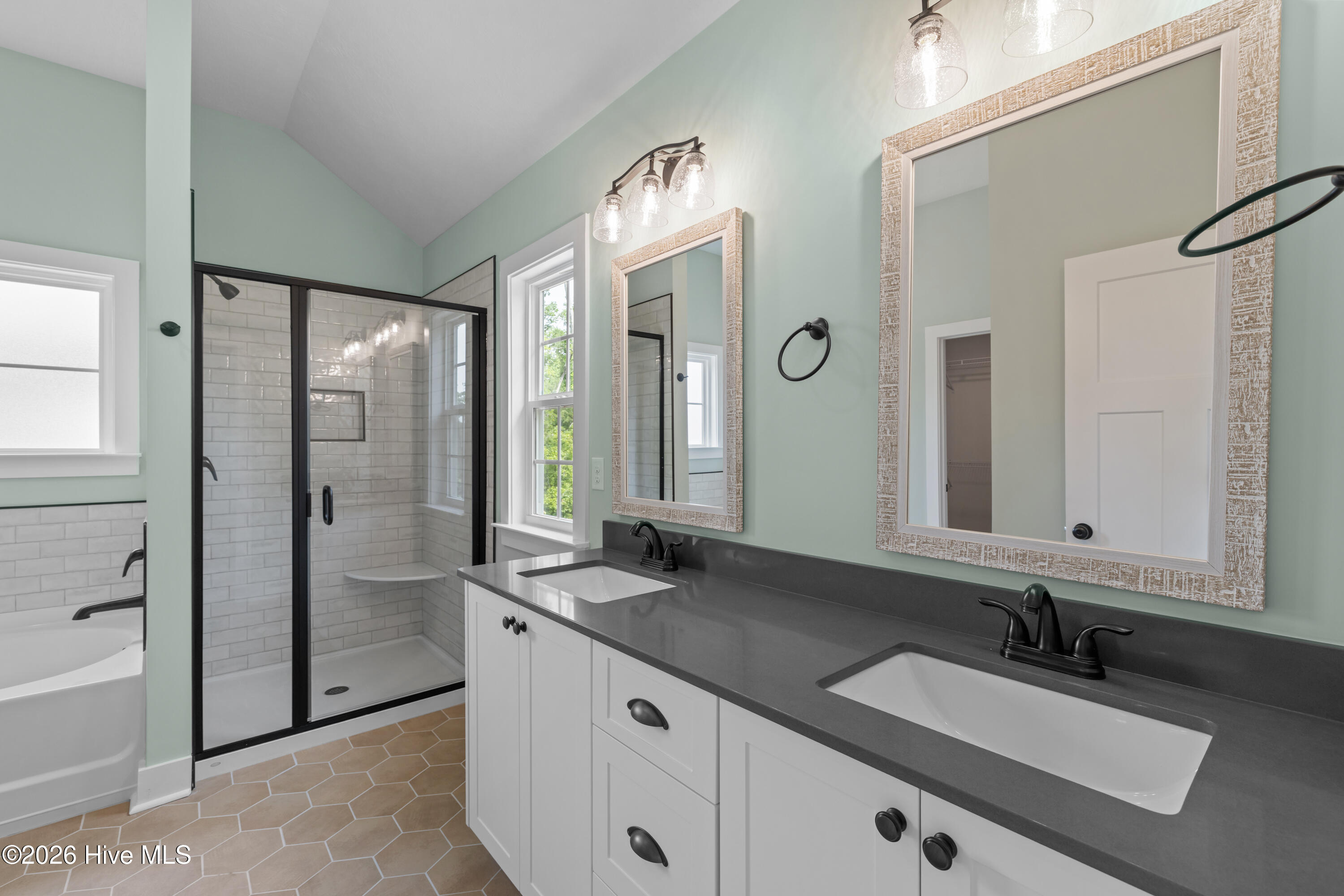 689 Ronaldsay Road Property Photo 17