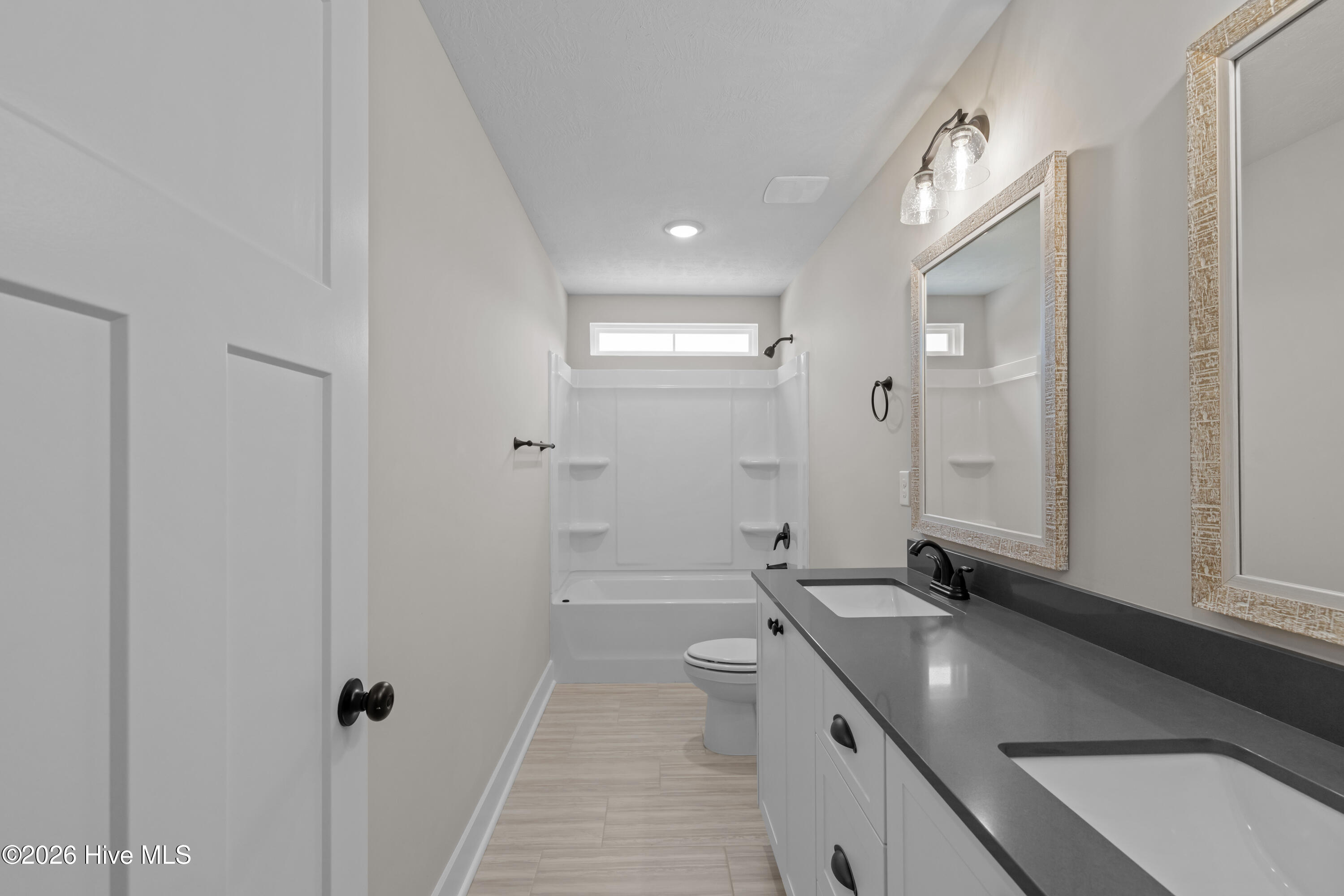 689 Ronaldsay Road Property Photo 24