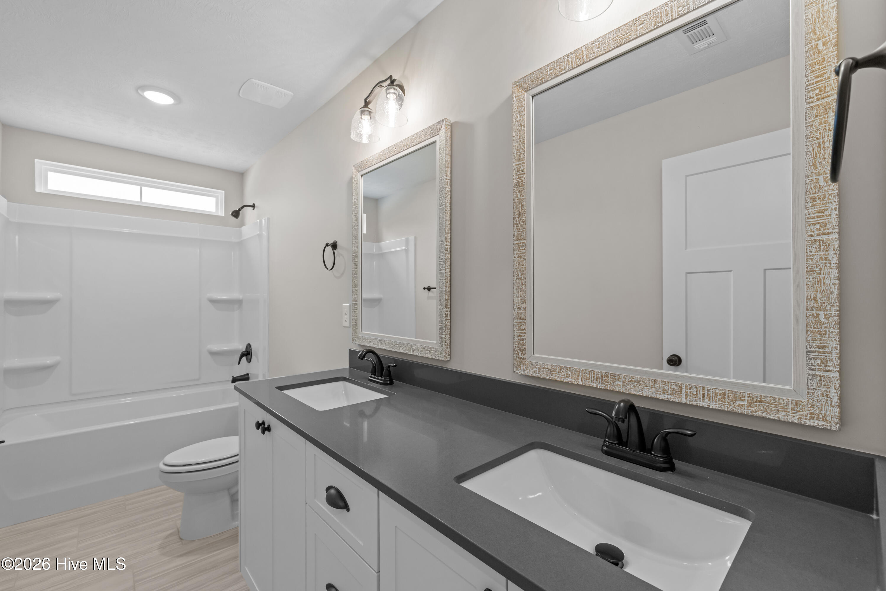 689 Ronaldsay Road Property Photo 25