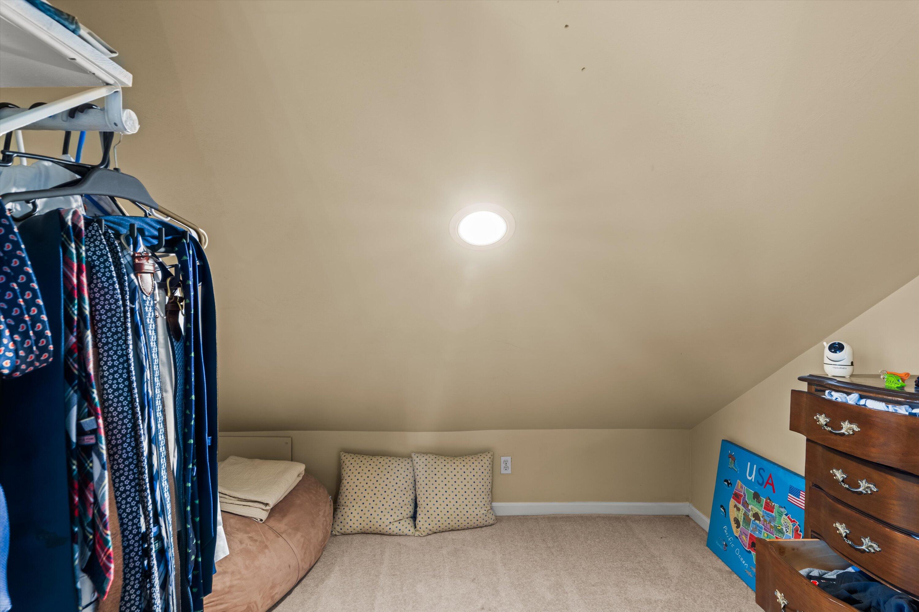 219 White Oak Street Property Photo 51
