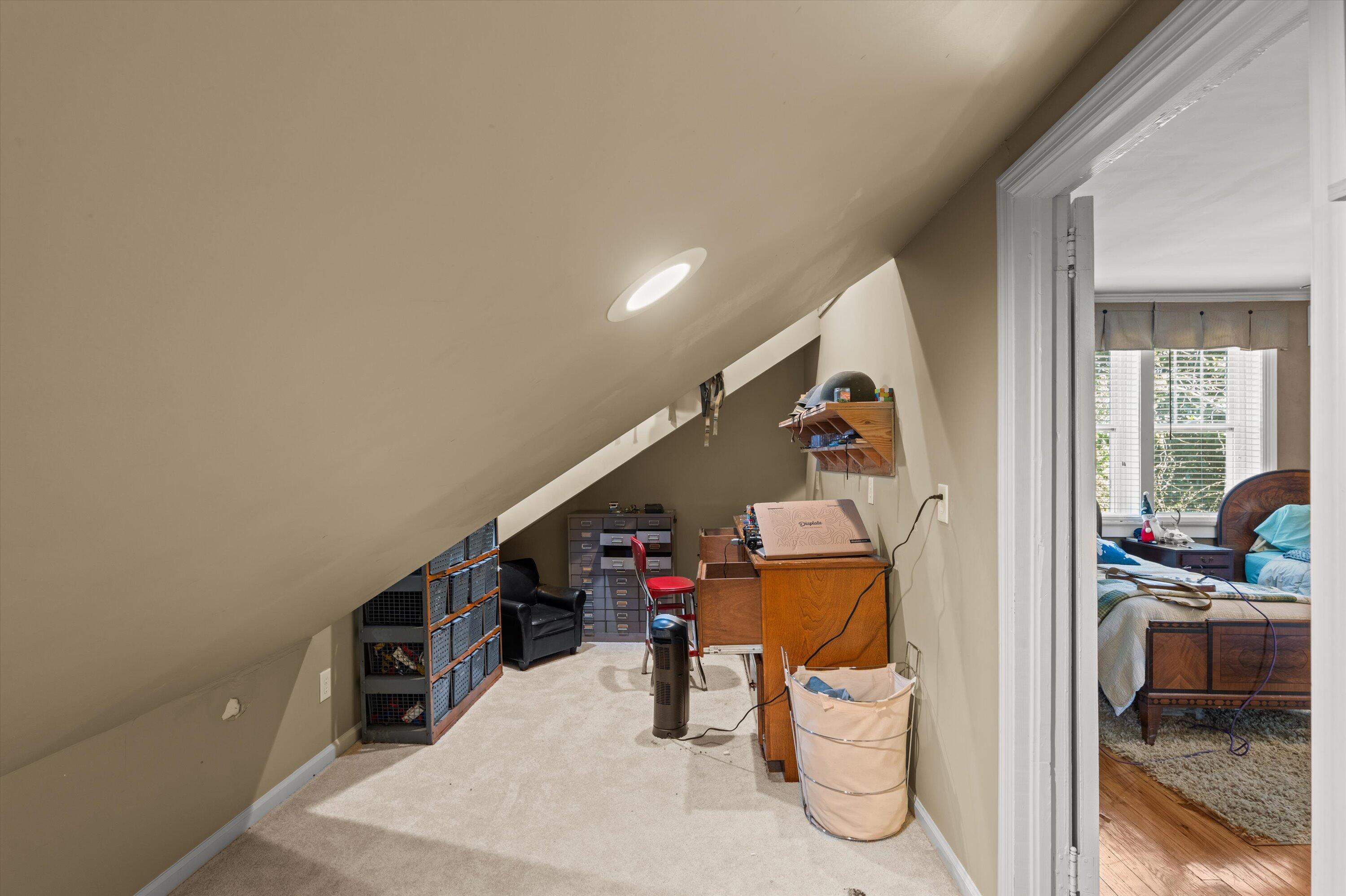 219 White Oak Street Property Photo 52