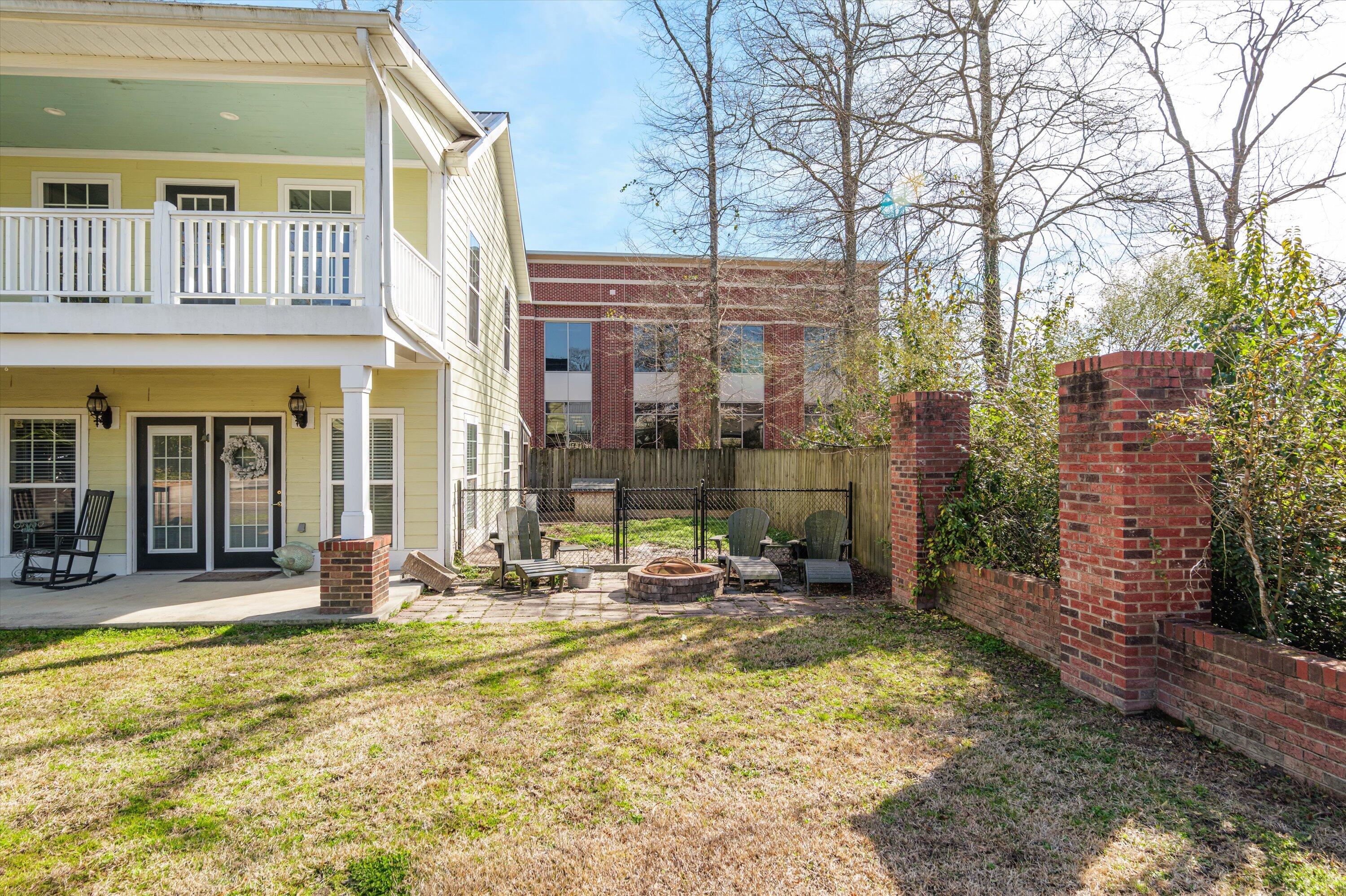 219 White Oak Street Property Photo 54