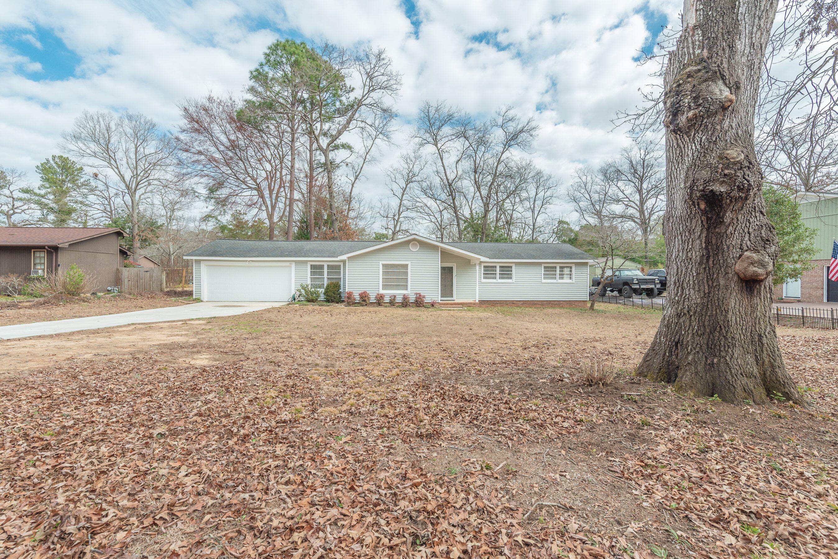 48 Vanderbilt Drive Property Photo 3