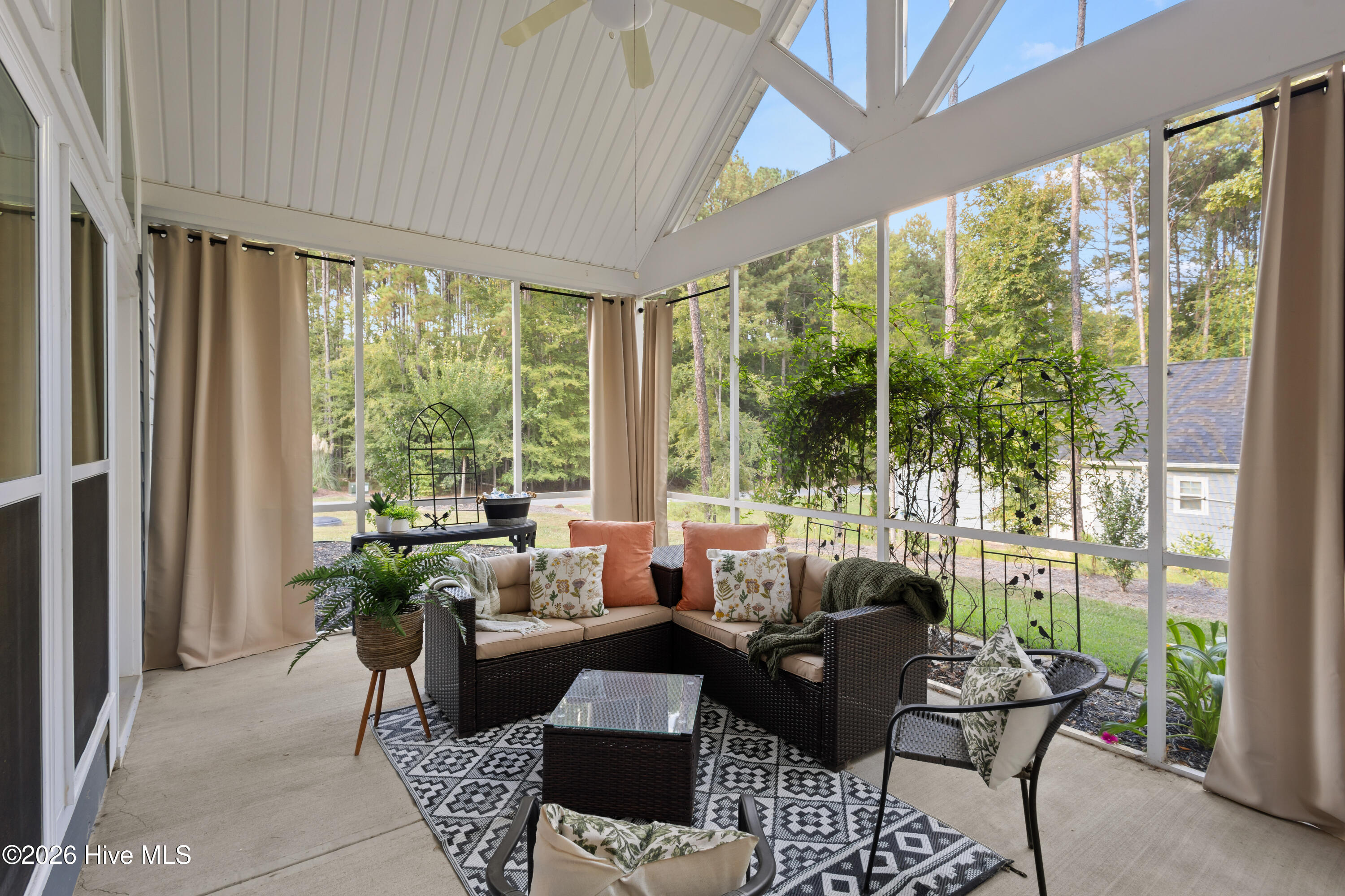 201 Sunflower Circle Property Photo 2
