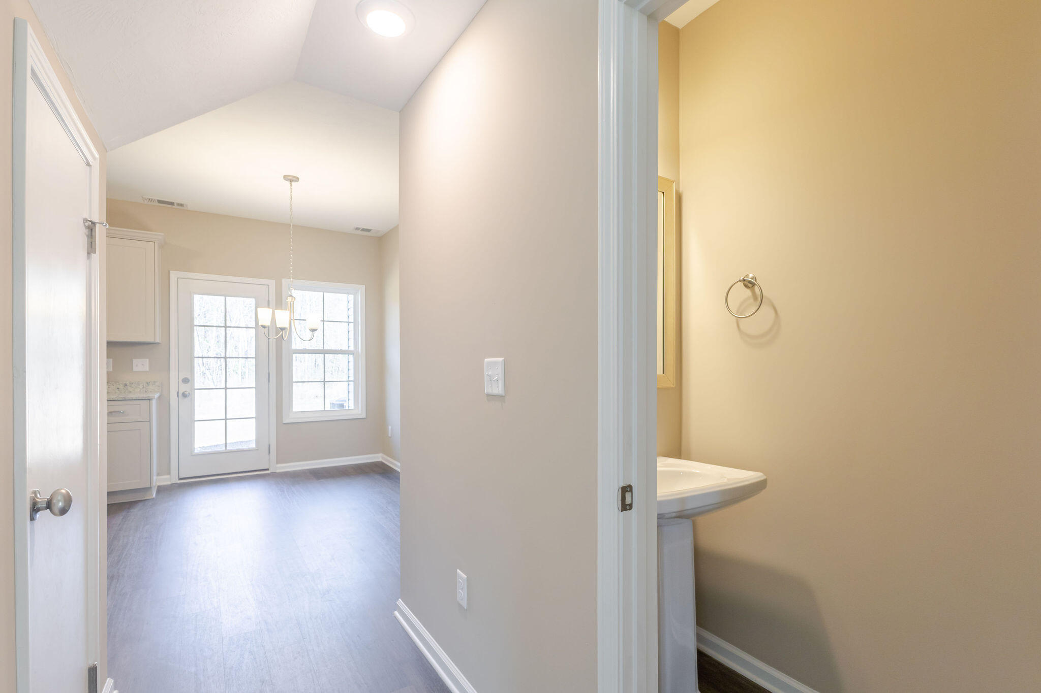 351 Bordeaux Drive Property Photo 12
