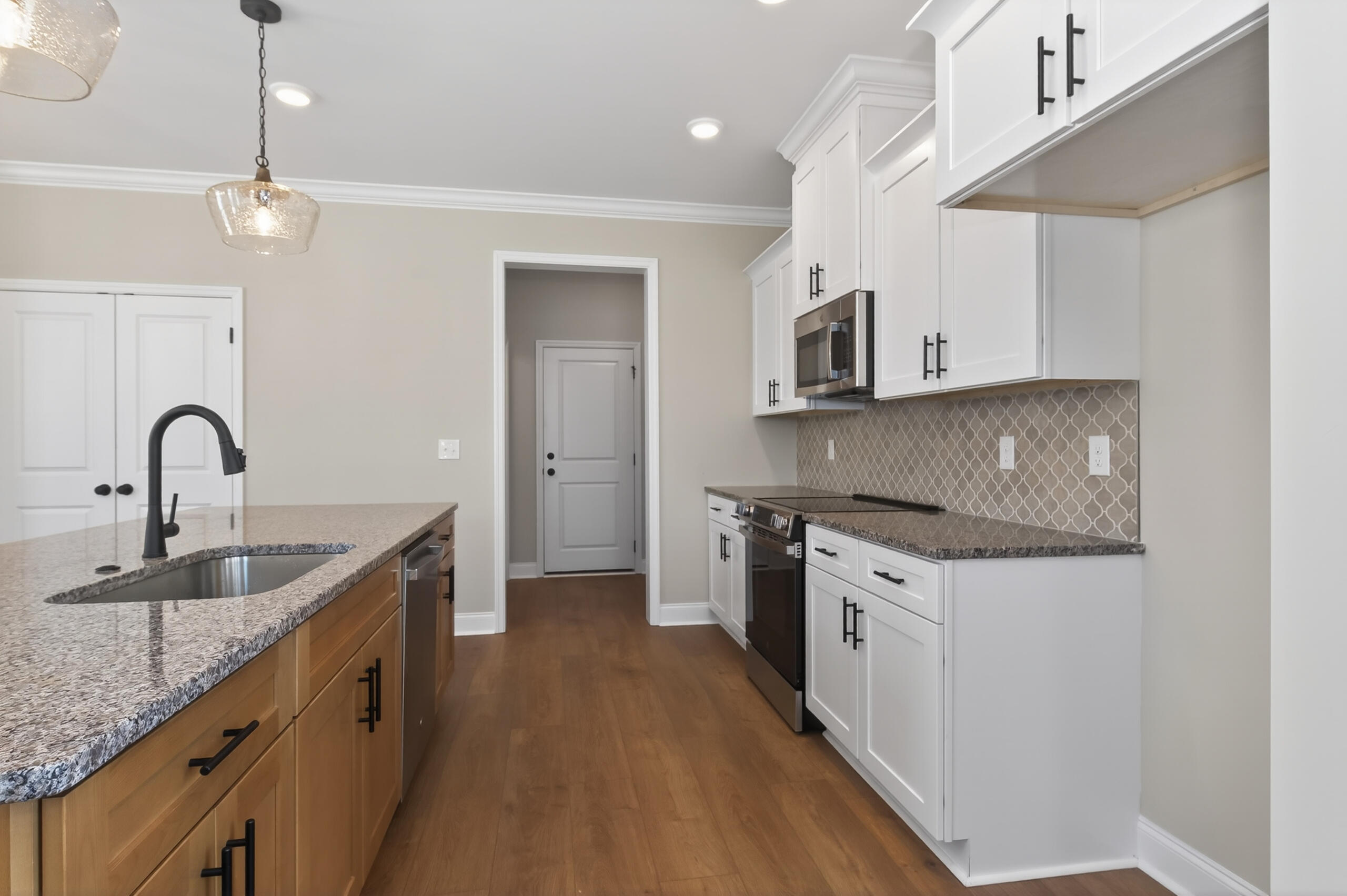 2607 Laurens Street Property Photo 18