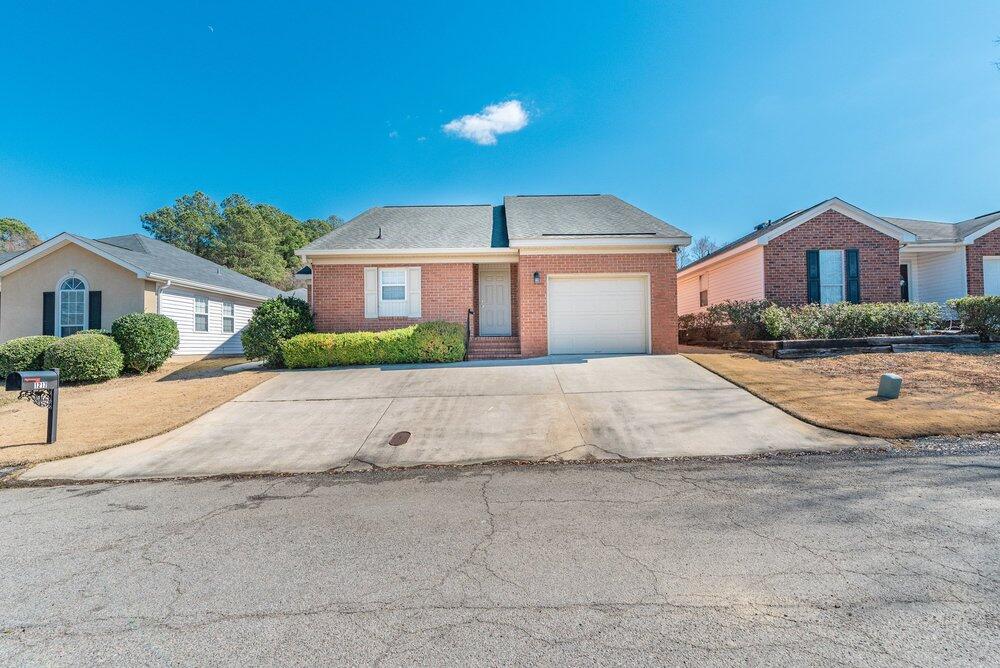 1217 Kendal Court Property Photo 2