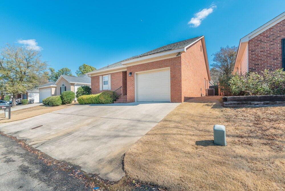 1217 Kendal Court Property Photo 3