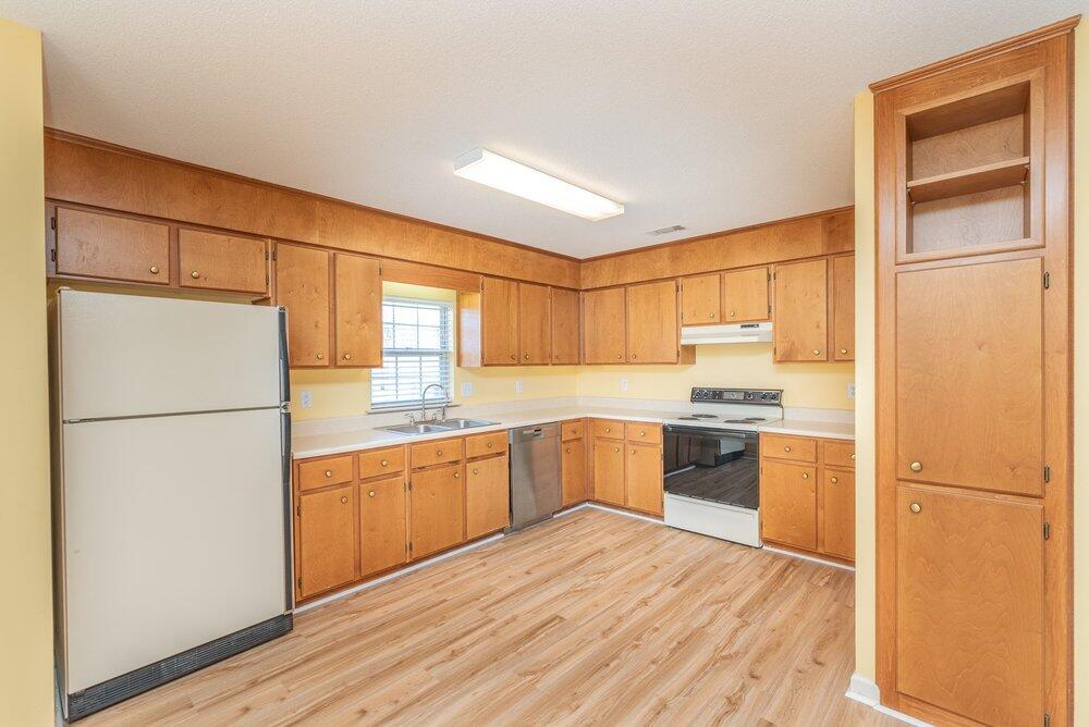 1217 Kendal Court Property Photo 7