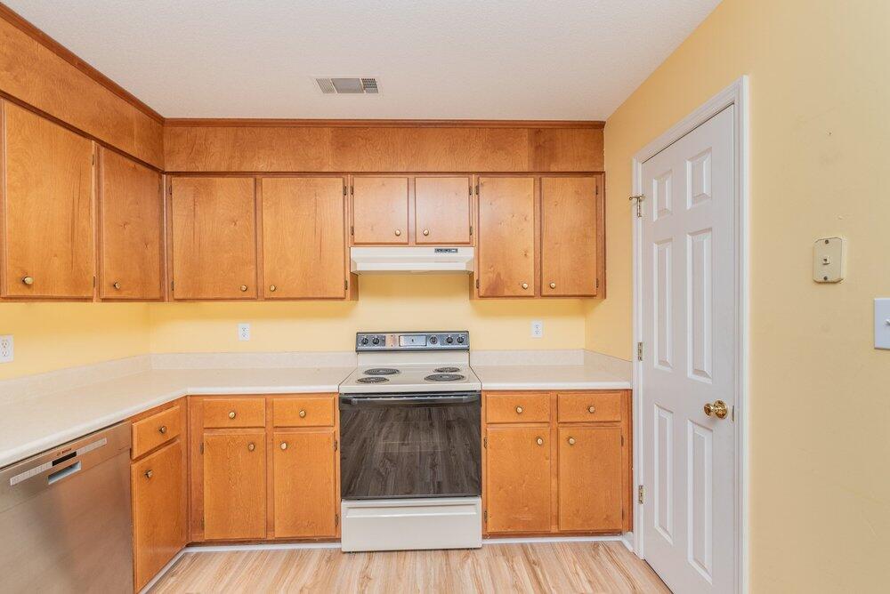 1217 Kendal Court Property Photo 9