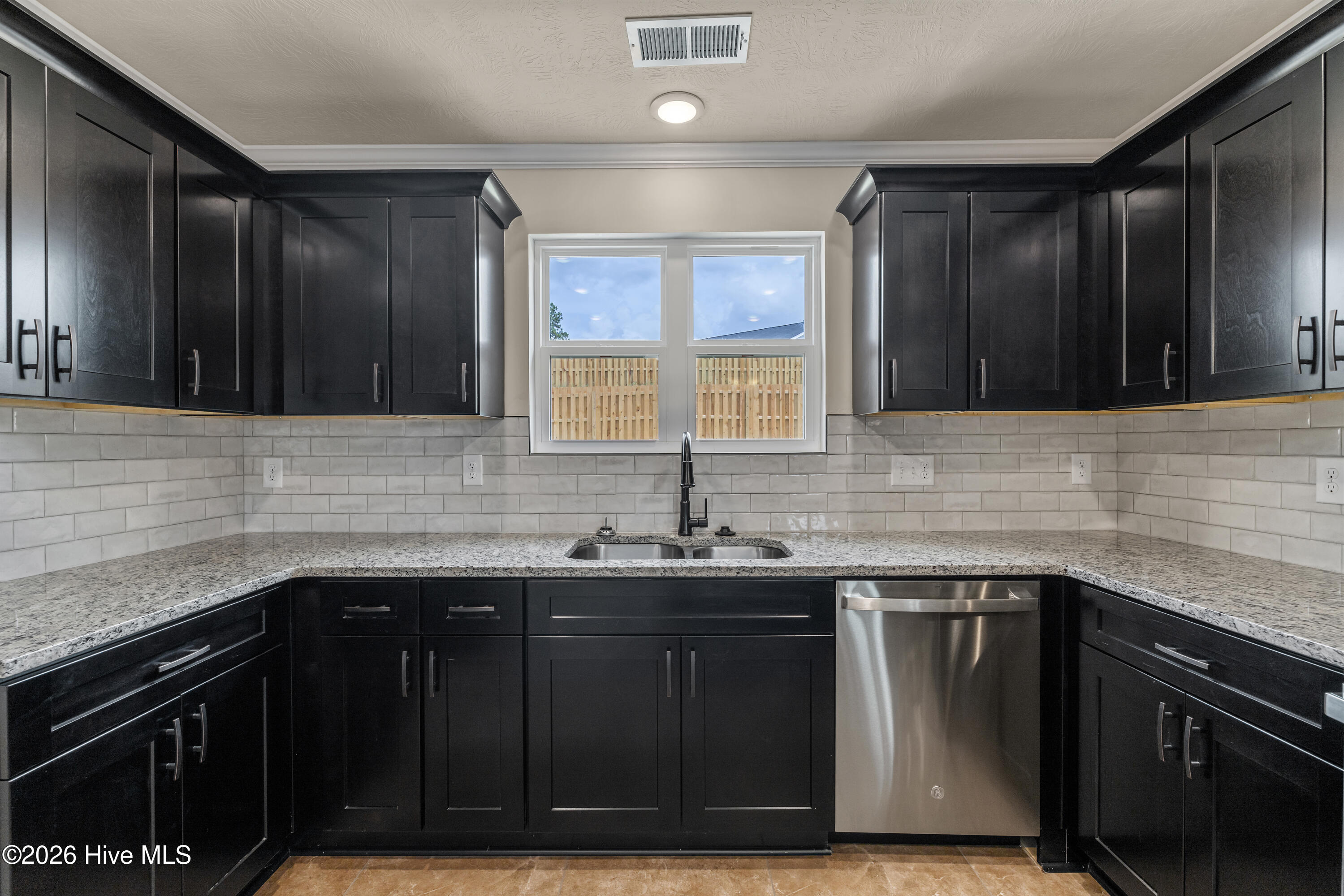 2722 Inverness Drive Property Photo 10
