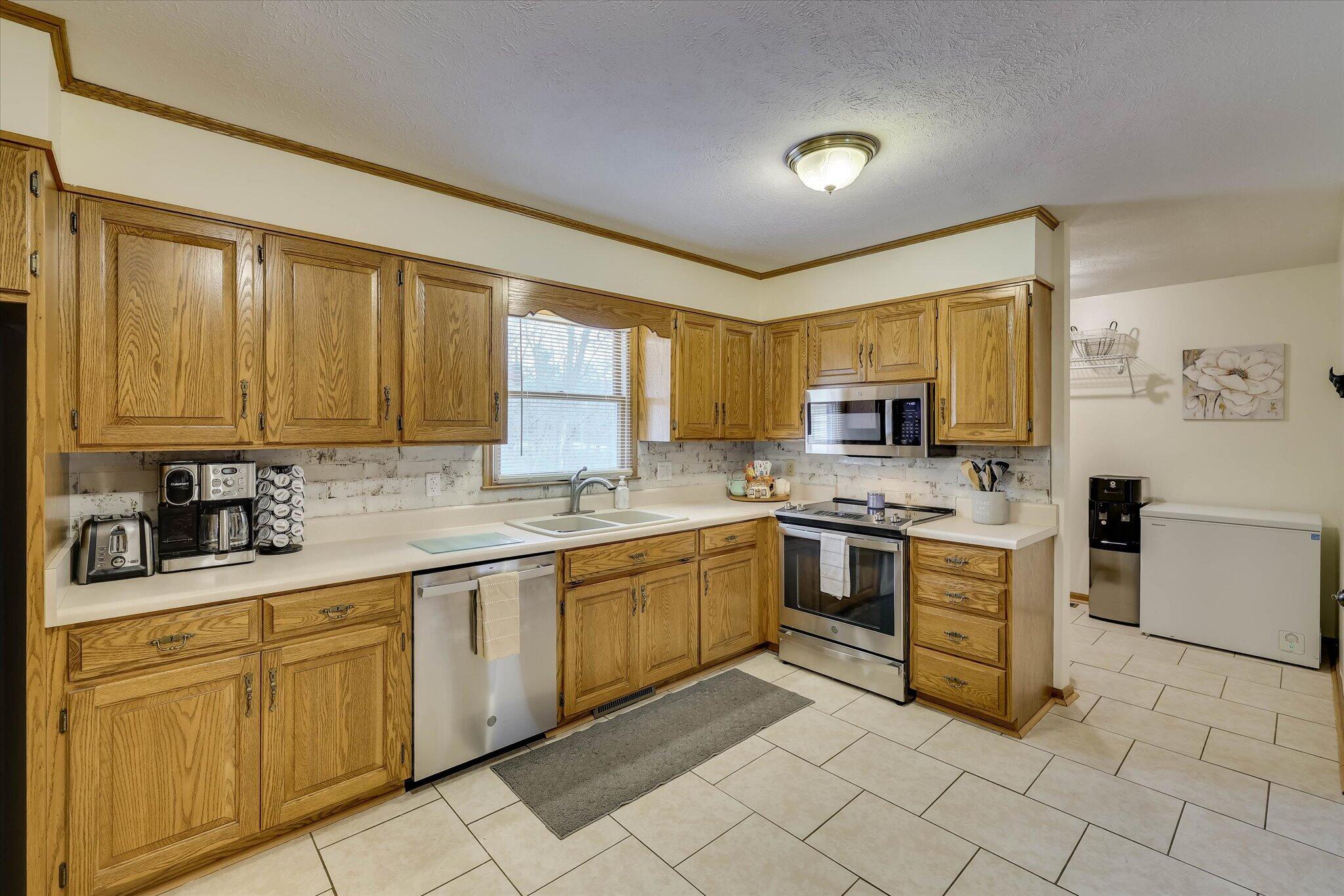 206 Peachtree Street Property Photo 14