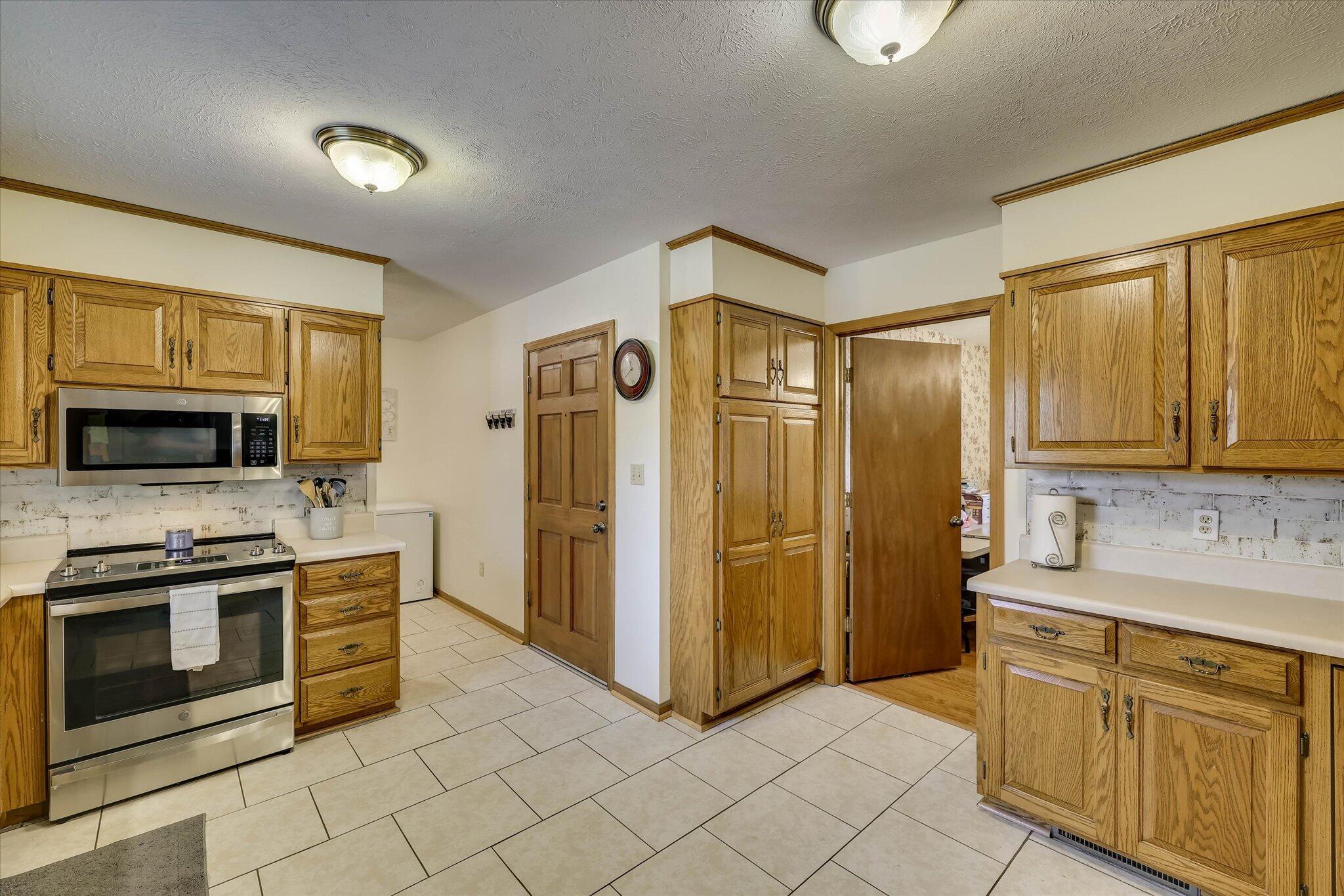 206 Peachtree Street Property Photo 17
