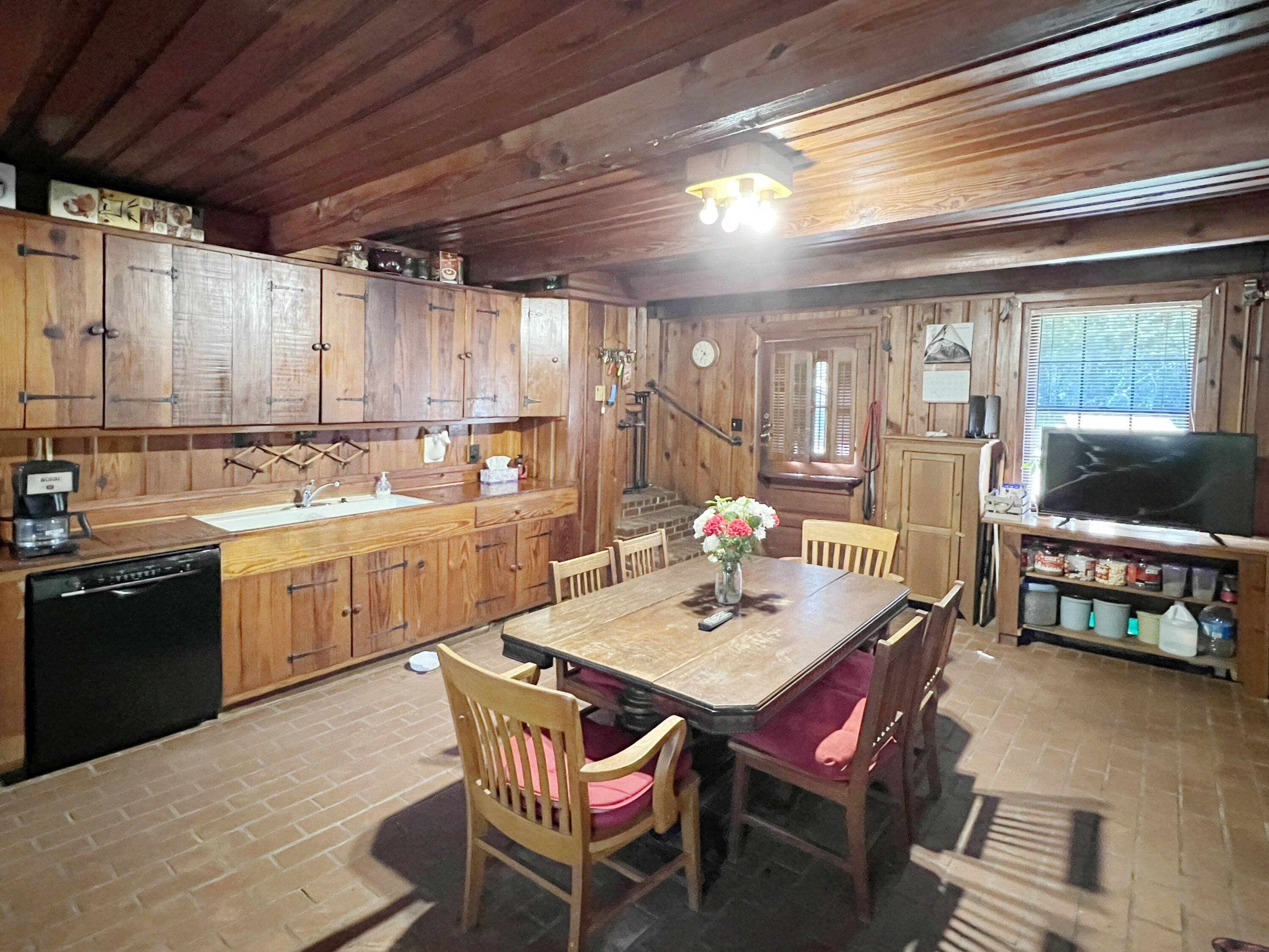 14656 Atomic Road Property Photo 9