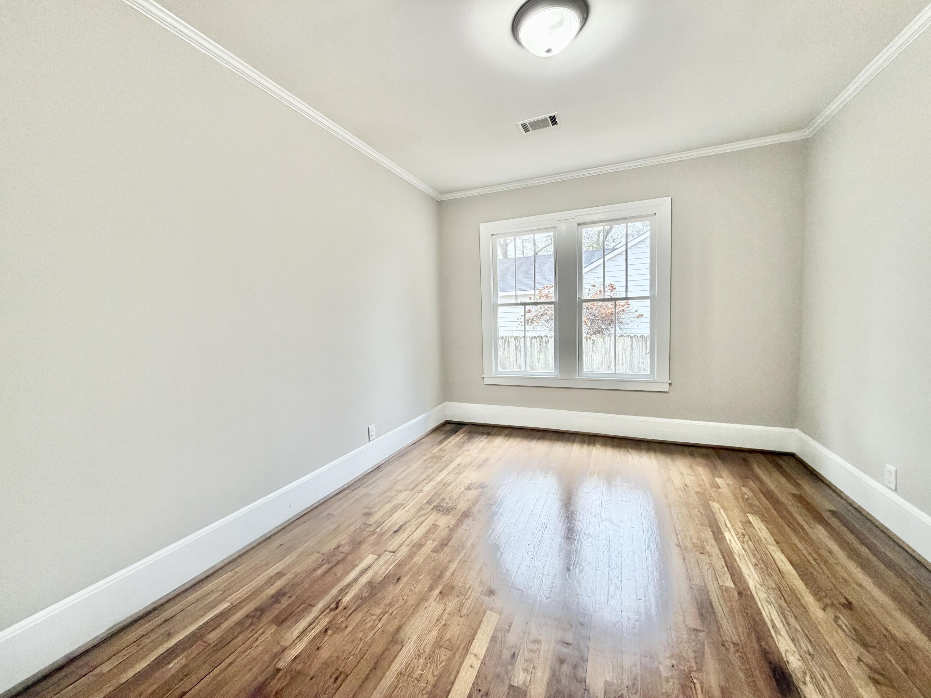 904 Girard Avenue Property Photo 29