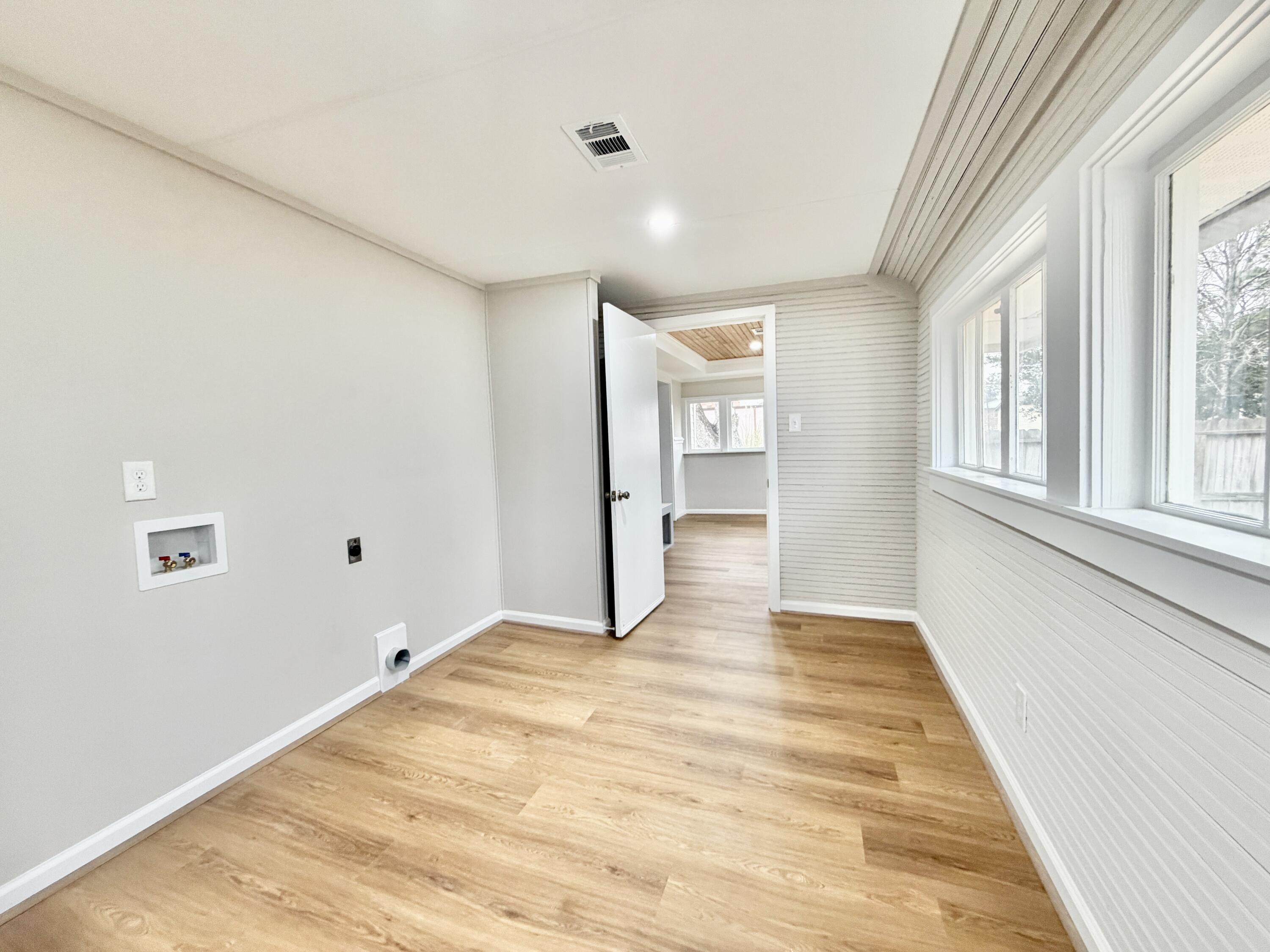904 Girard Avenue Property Photo 33