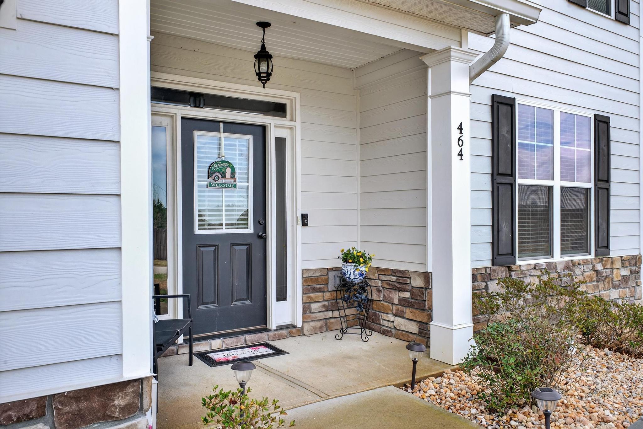 464 Equinox Loop Property Photo 3