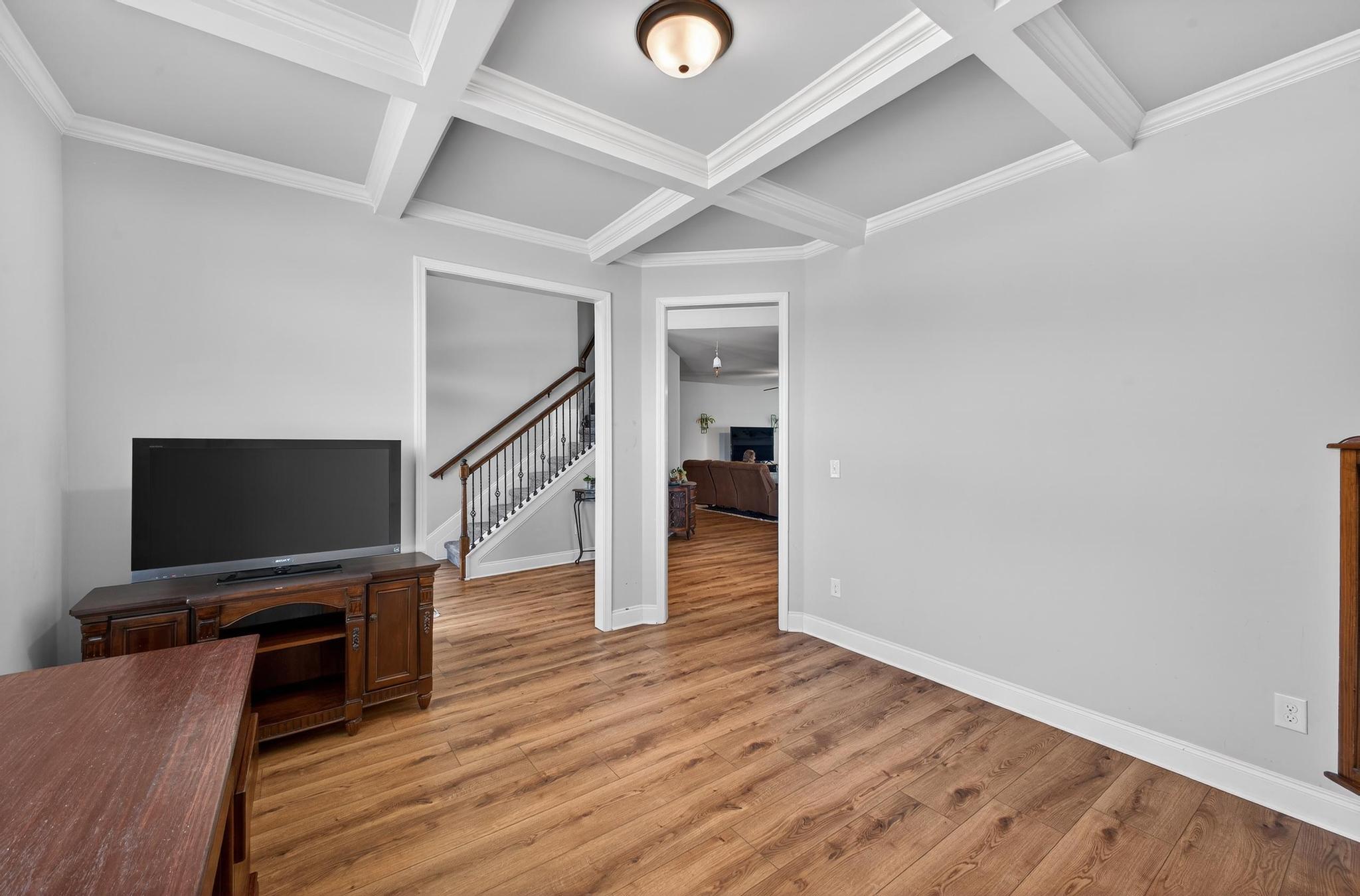 464 Equinox Loop Property Photo 8